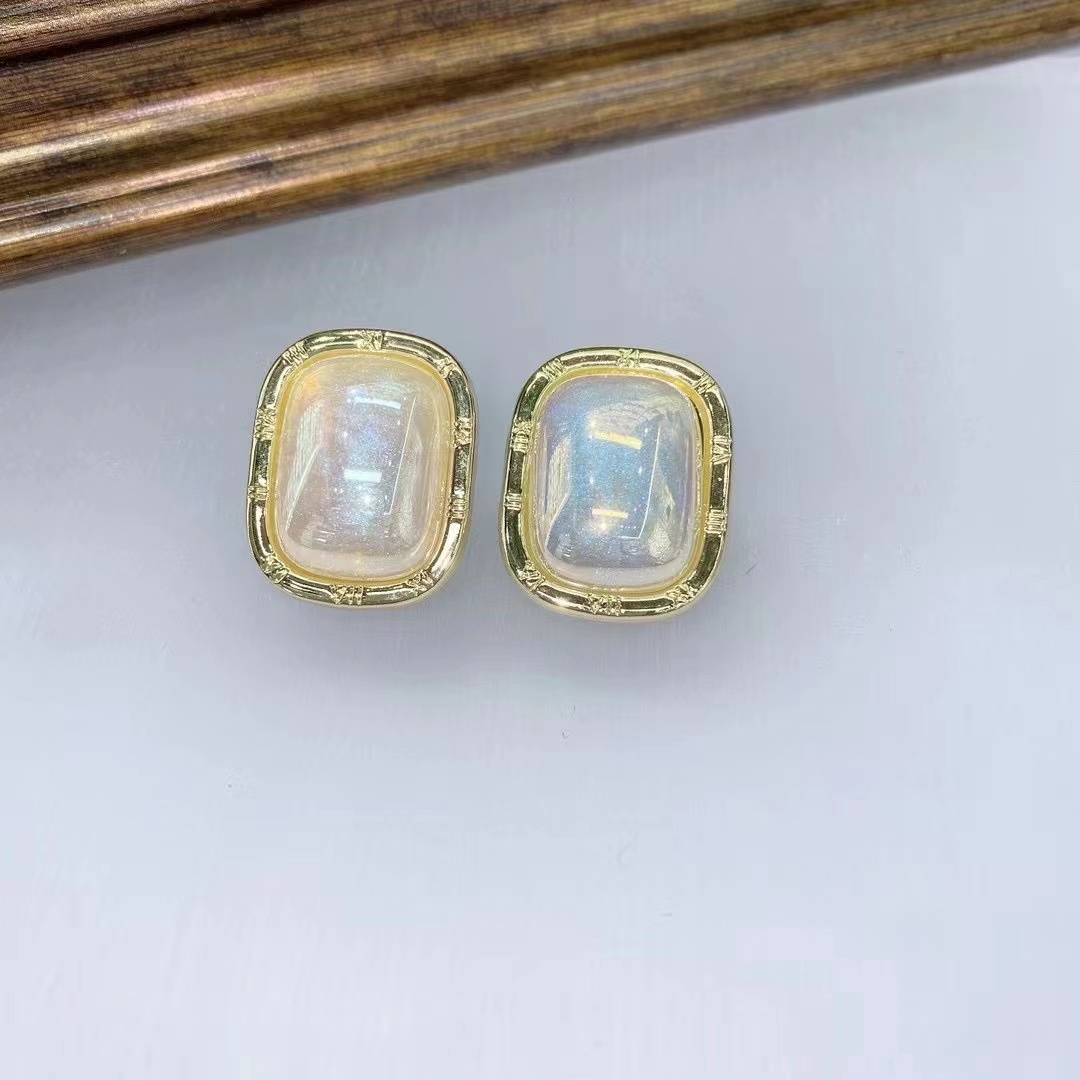 Korean Style Retro Atmosphere Hepburn Series Pearl Characteristic Temperament Earrings Fate Season Specification drawing