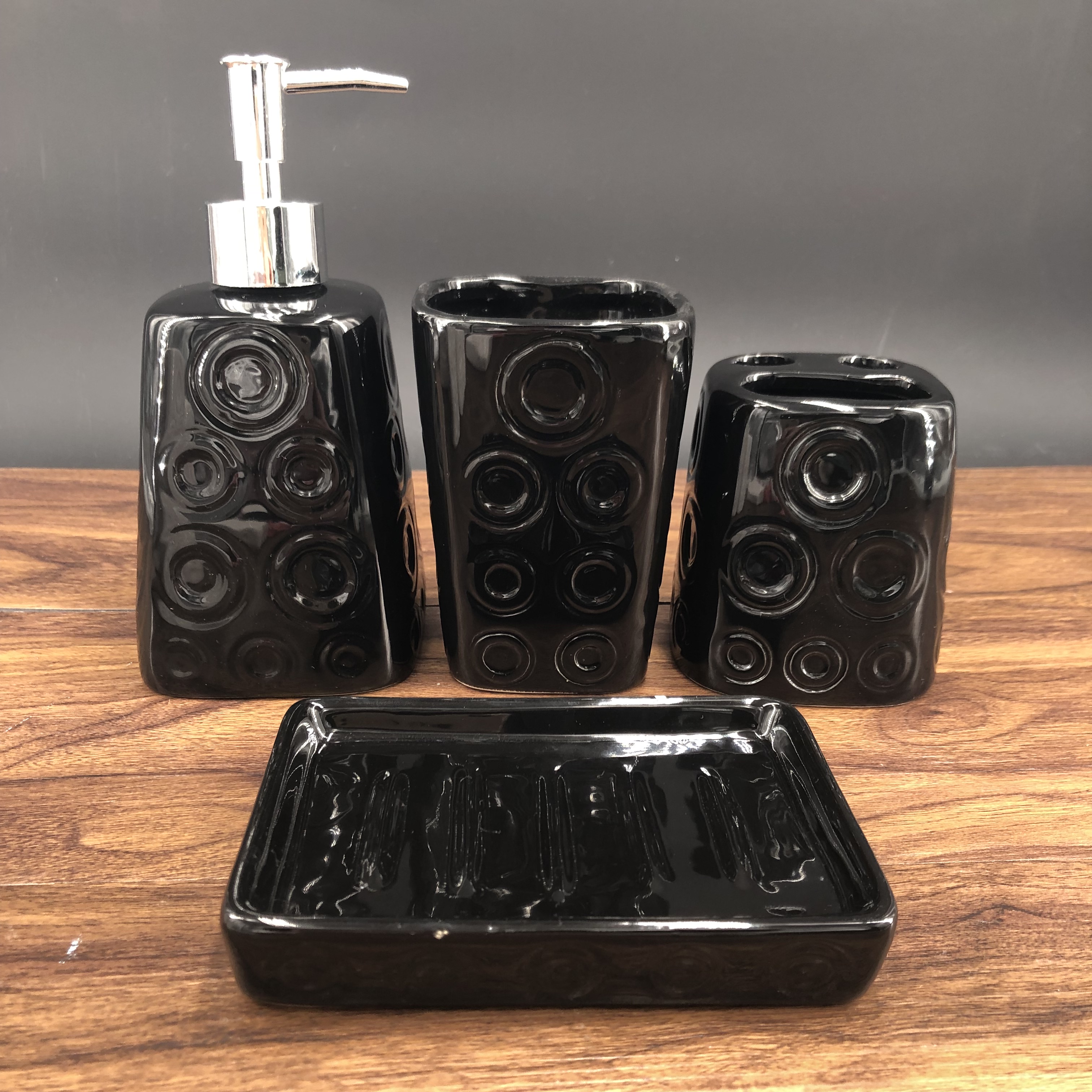 Ceramic Bathroom Four-Piece Set details Picture