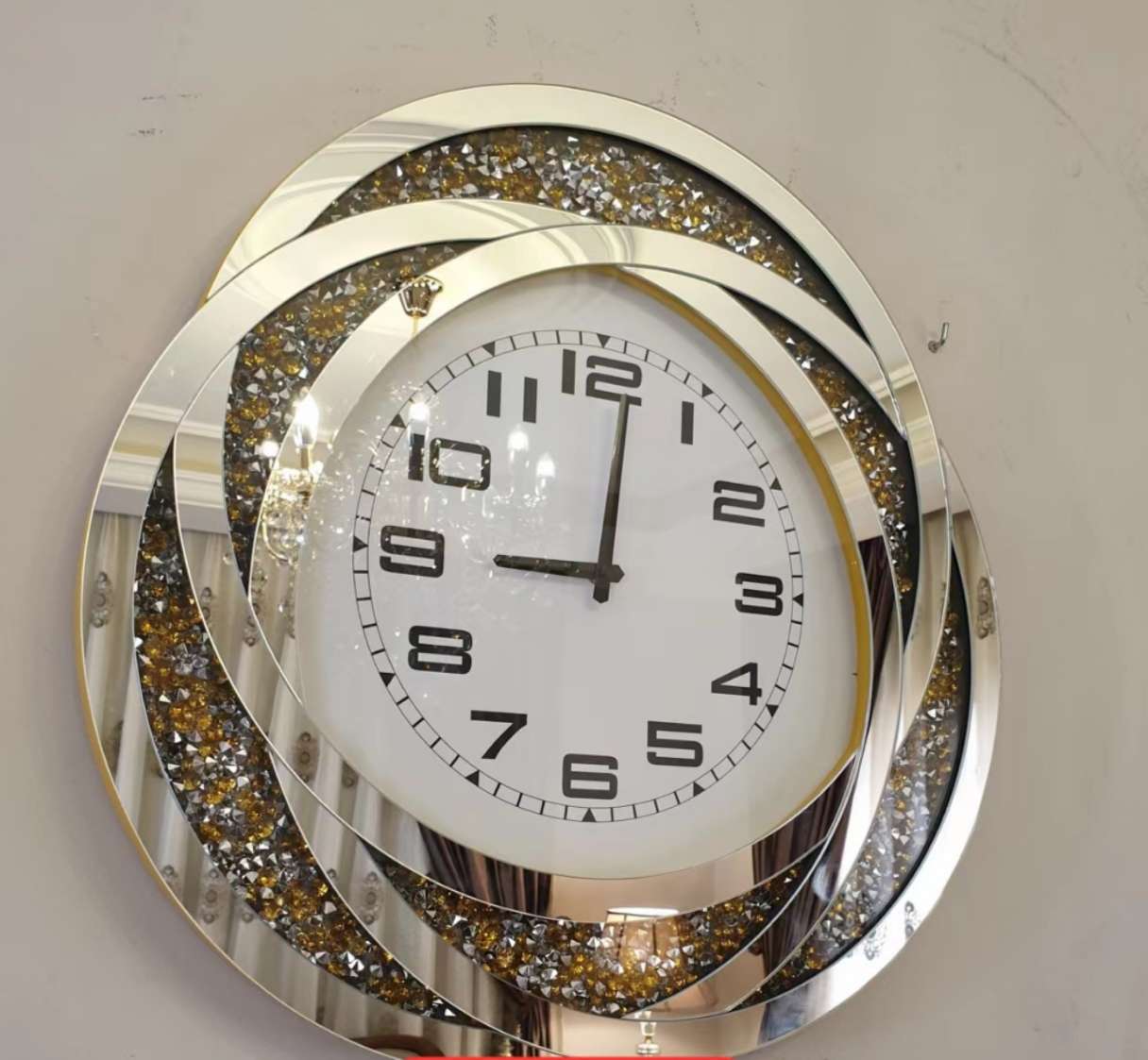 Billion Family Photo Frame 70X70cm Home Decoration Clock Application Scenario