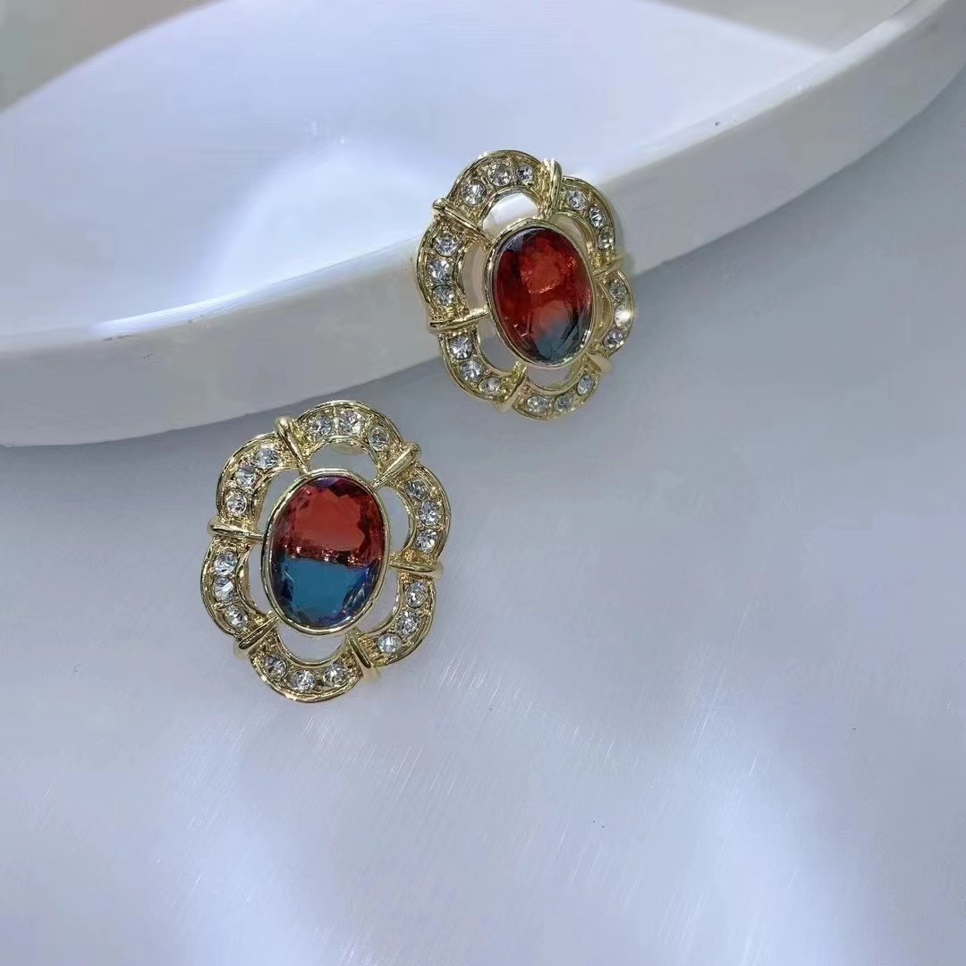 Korean Retro In The Ancient Style Playful Color Department Royal Sister Fan Characteristic Temperament Earrings Fate Season Item Picture
