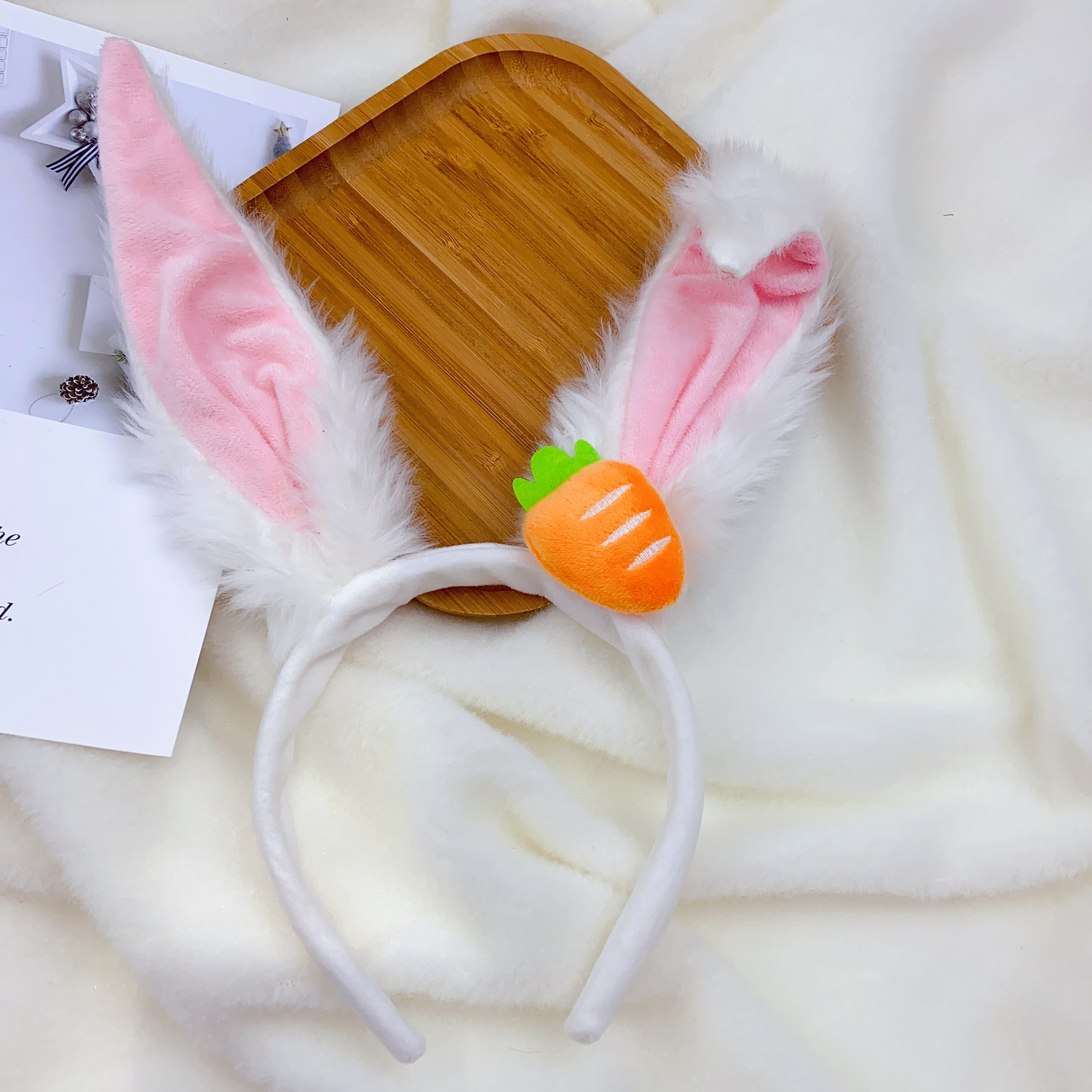 Bright silk cat ear hairband is a versatile travel accessory for children. It's a cute and exclusive accessory for kids. 66 details Picture