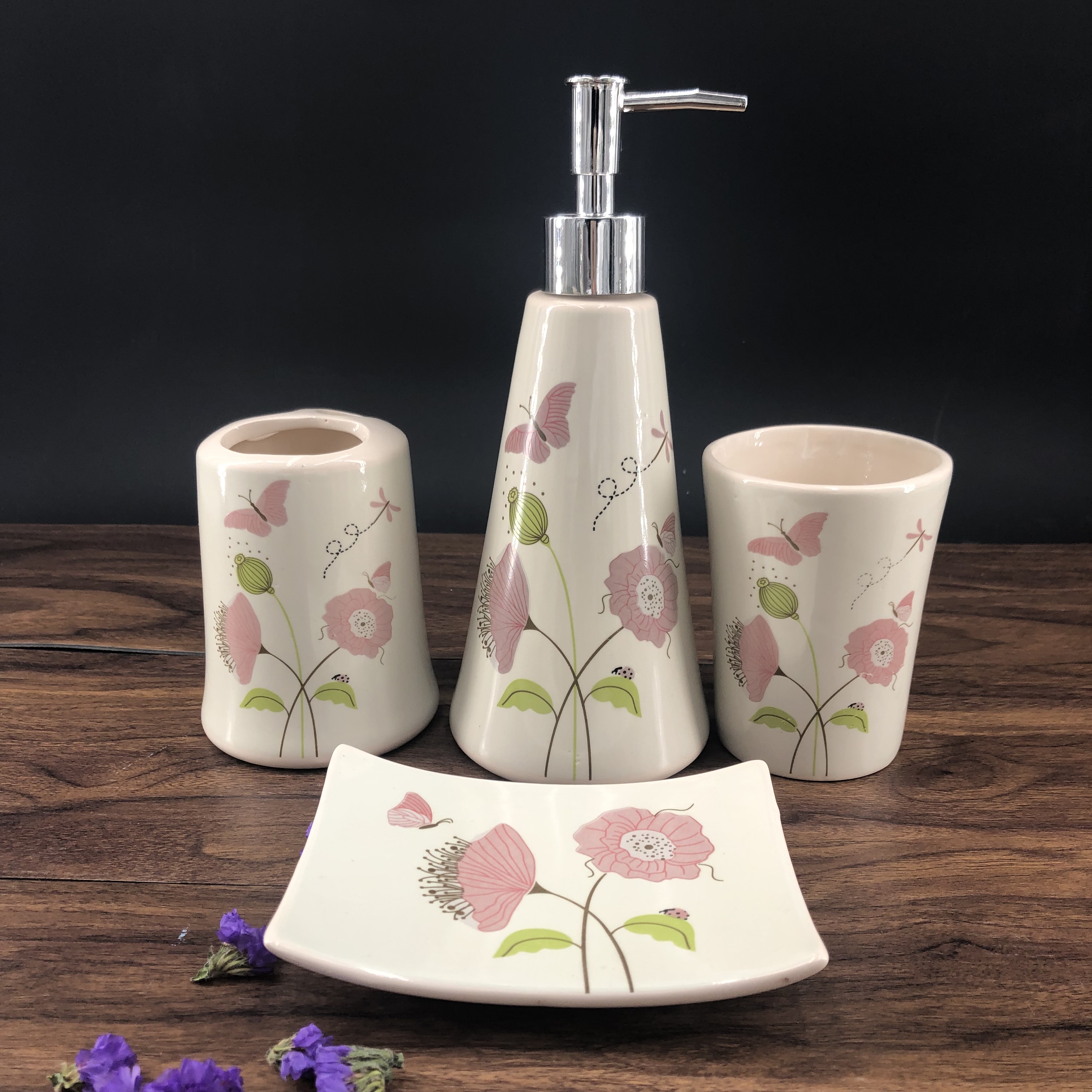 Bathroom Four-Piece Set details Picture