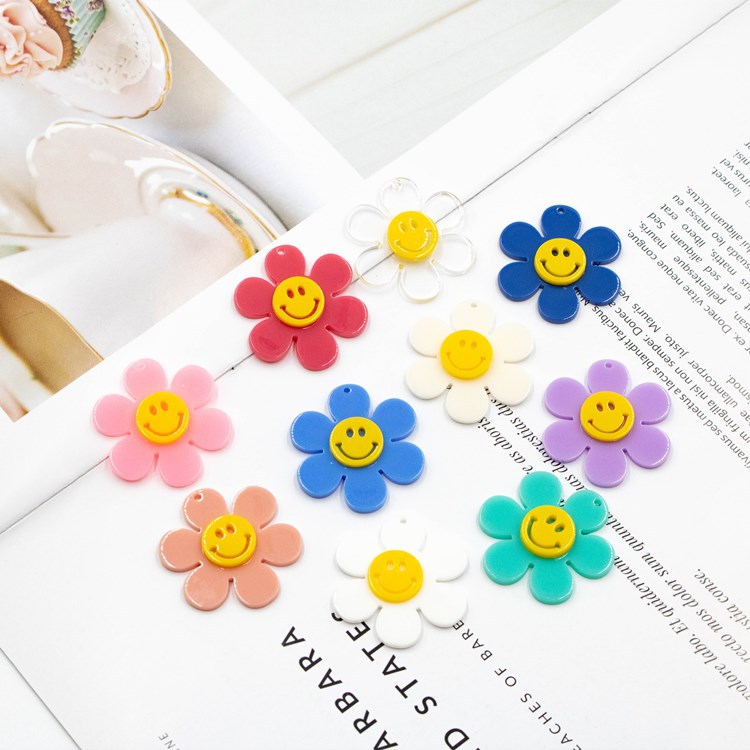 35 Smiley Face Accessories