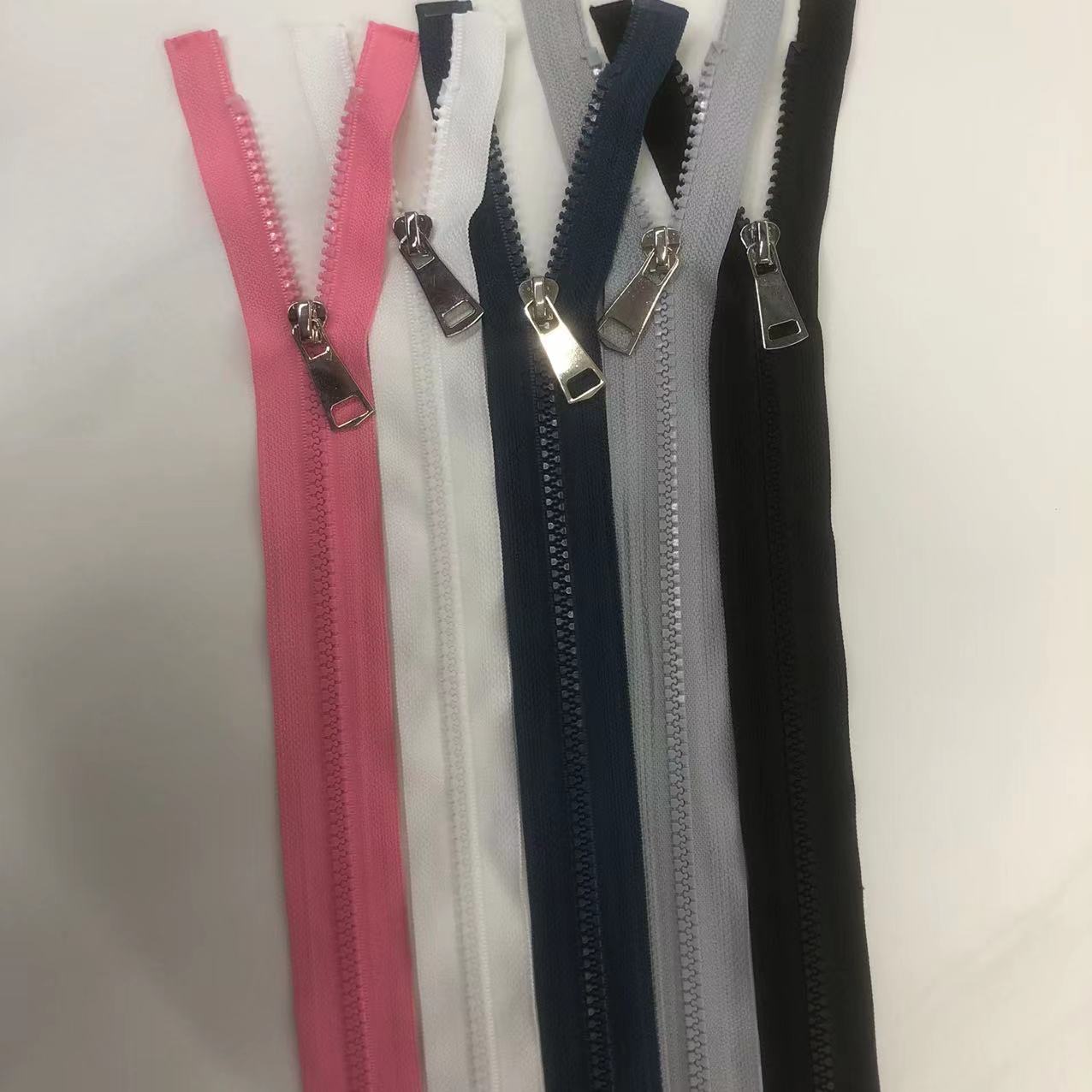 No. 3 Nylon Pants Zipper Pocket Home Textile Pants Zipper Color Stock 2 details Picture