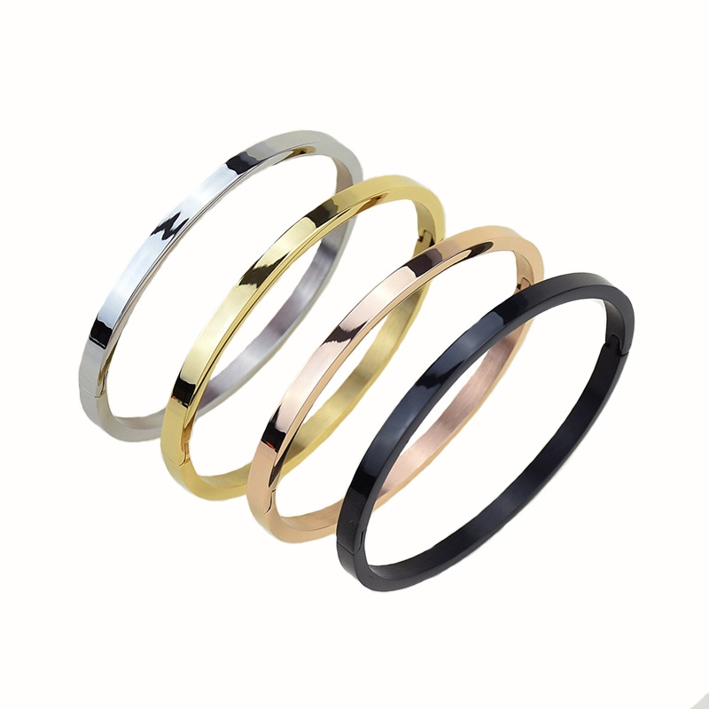 Su Ruirui's LOVE bracelet is a flat titanium steel bracelet that doesn't fade and is light luxury and exquisite. It's a new Instagram gift for best friends Specification image