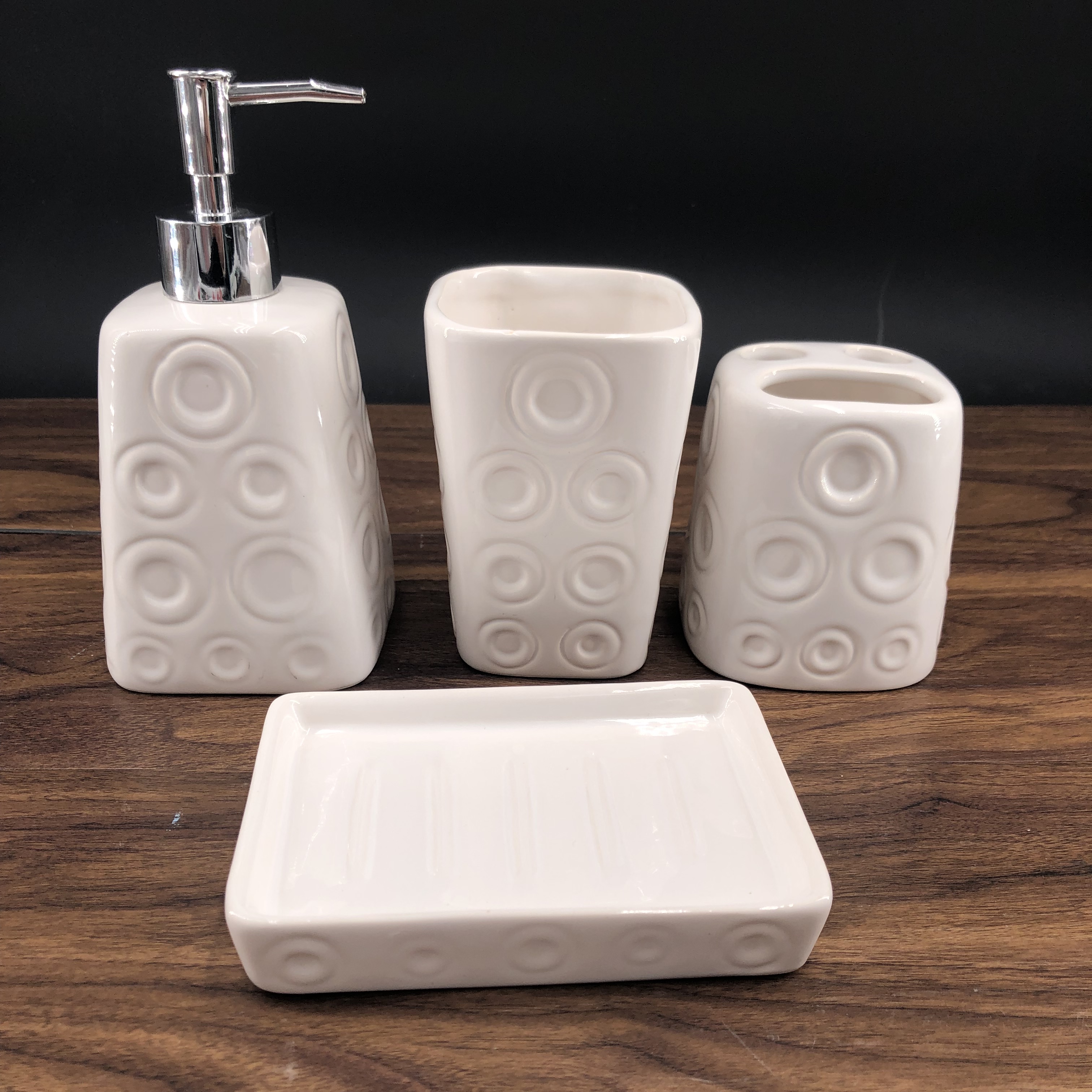 Ceramic Bathroom Four-Piece Set Application Scenario