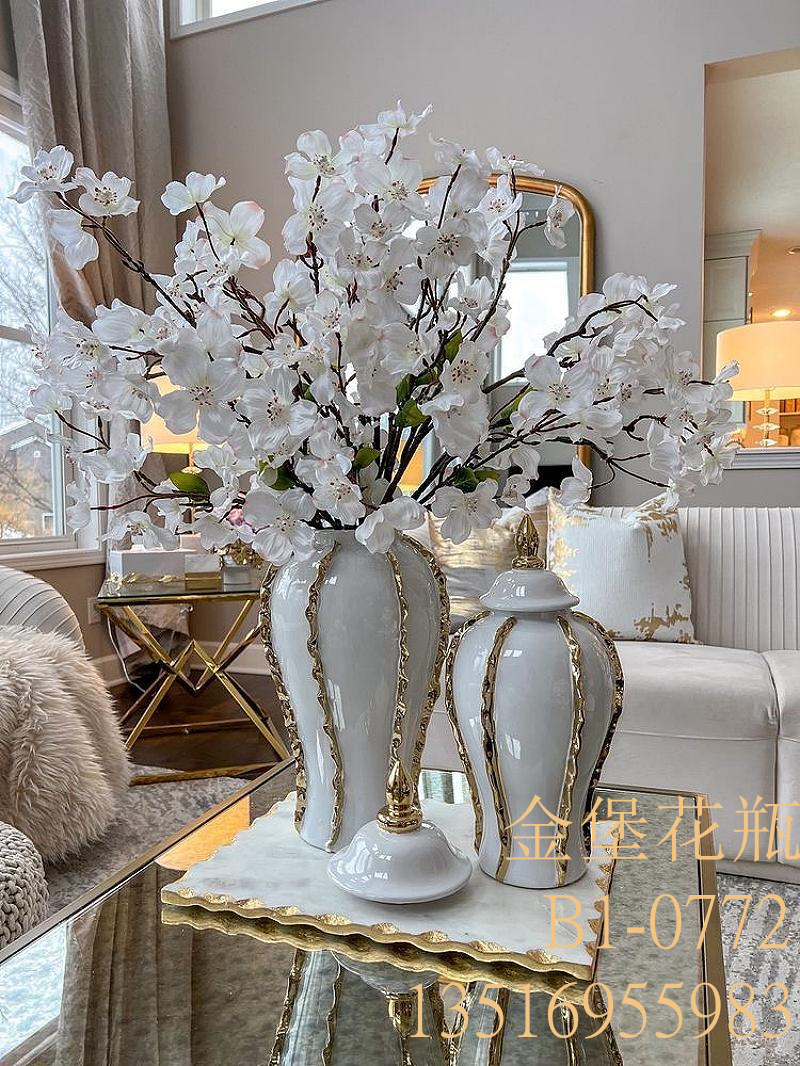Ceramic electroplated gold fringe General jar home decoration General bottle crafts decoration soft entryway decoration vase Golden Castle vase details Picture