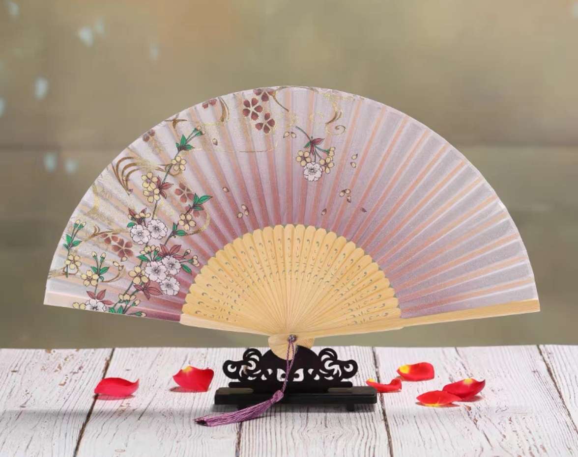 6-inch delicate real silk folding fan Women's real silk folding fan National Style folding fan Japanese style summer Hanfu cheongsam kimono matching hand-held folding fan boutique folding fan dance folding fan Item Picture