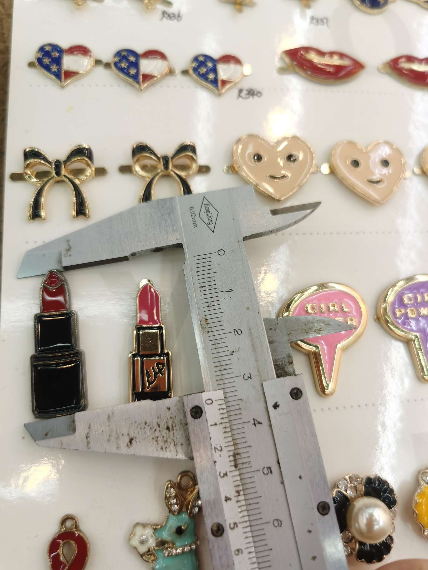 All Kinds Of Silk Scarf Buckle Manufacturers Spot Wholesale, Complete Variety, A Variety Of Colors Specification drawing