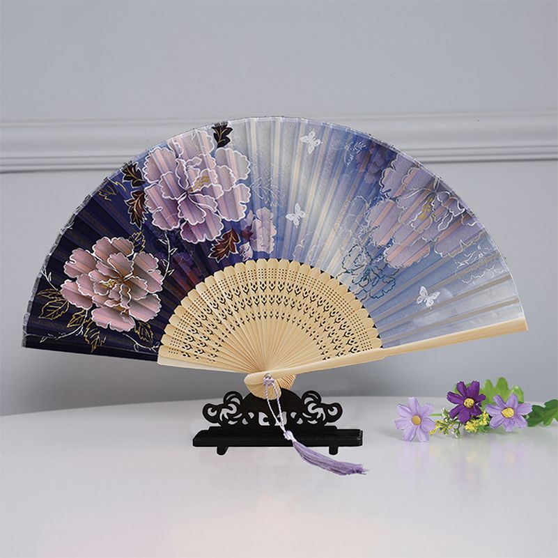 6-inch delicate real silk folding fan Women's real silk folding fan National Style folding fan Japanese style summer Hanfu cheongsam kimono matching hand-held folding fan boutique folding fan dance folding fan Application Scenario