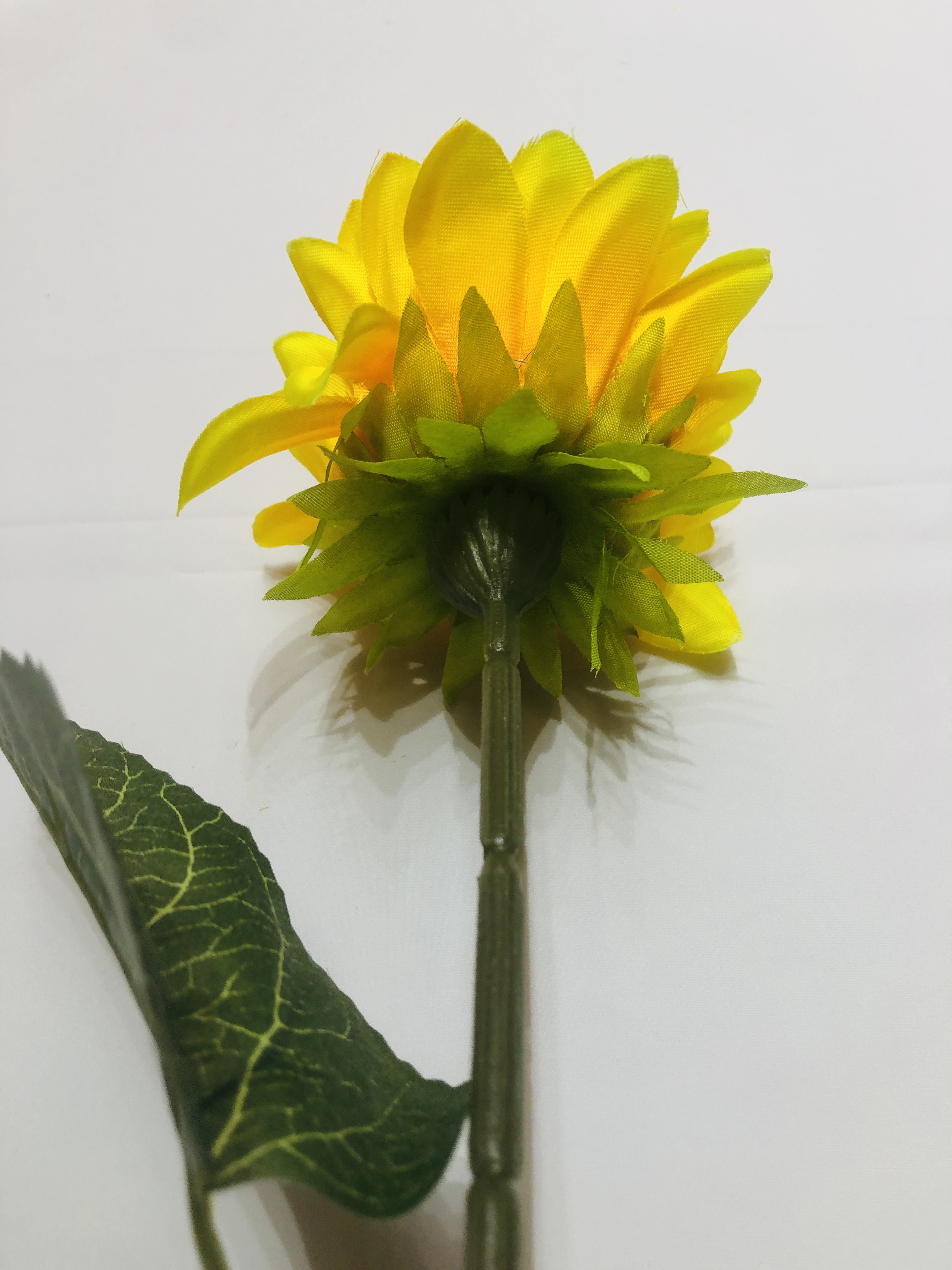 Simulation Sunflower No. 55 Single Sun Flower Restaurant Living Room Simulation Flower Decoration Wedding Rose Shooting Props High-Grade Realistic Green Plant Swing Table Bottle Flower Plastic Flower Cloth Fake Garden Wind Simulation Flower Silk Flower Application Scenario