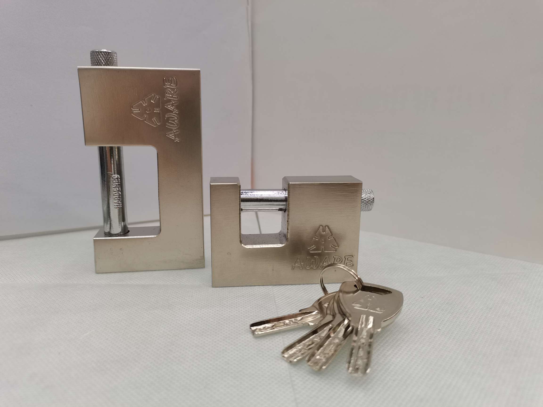 Golden atomic lock, brand AWARE, atomic key, iron lock body, 60mm, 70mm, 80mm. 90mm. 100mm Application Scenario