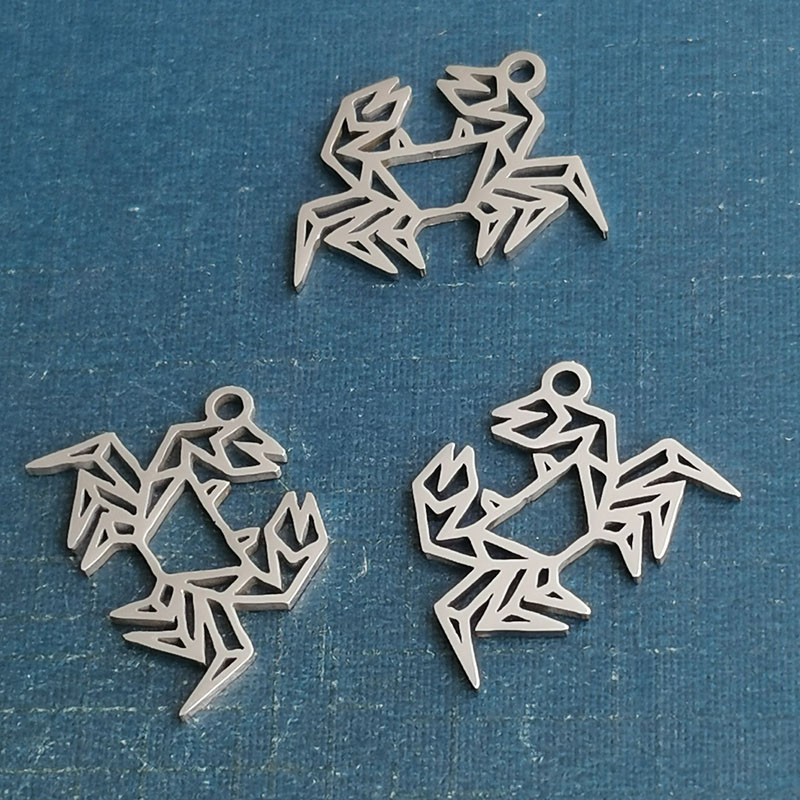 Cancer necklace pendant jewelry men and women the same crab foreign trade cross-border stainless steel titanium steel diy jewelry accessories