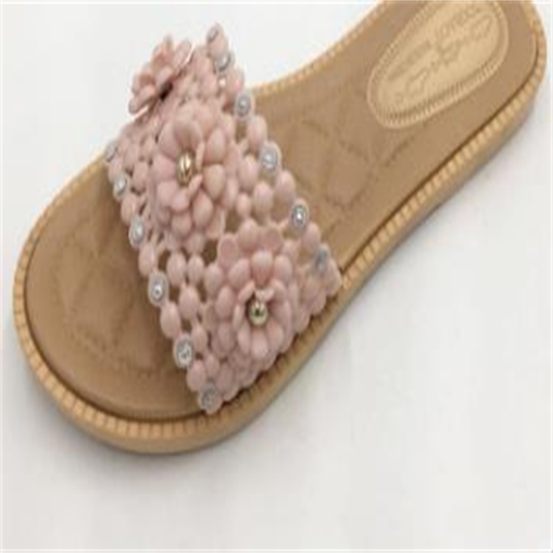 2023 New Indoor And Outdoor Non-Slip Casual Ladies Flip-Flops Application Scenario