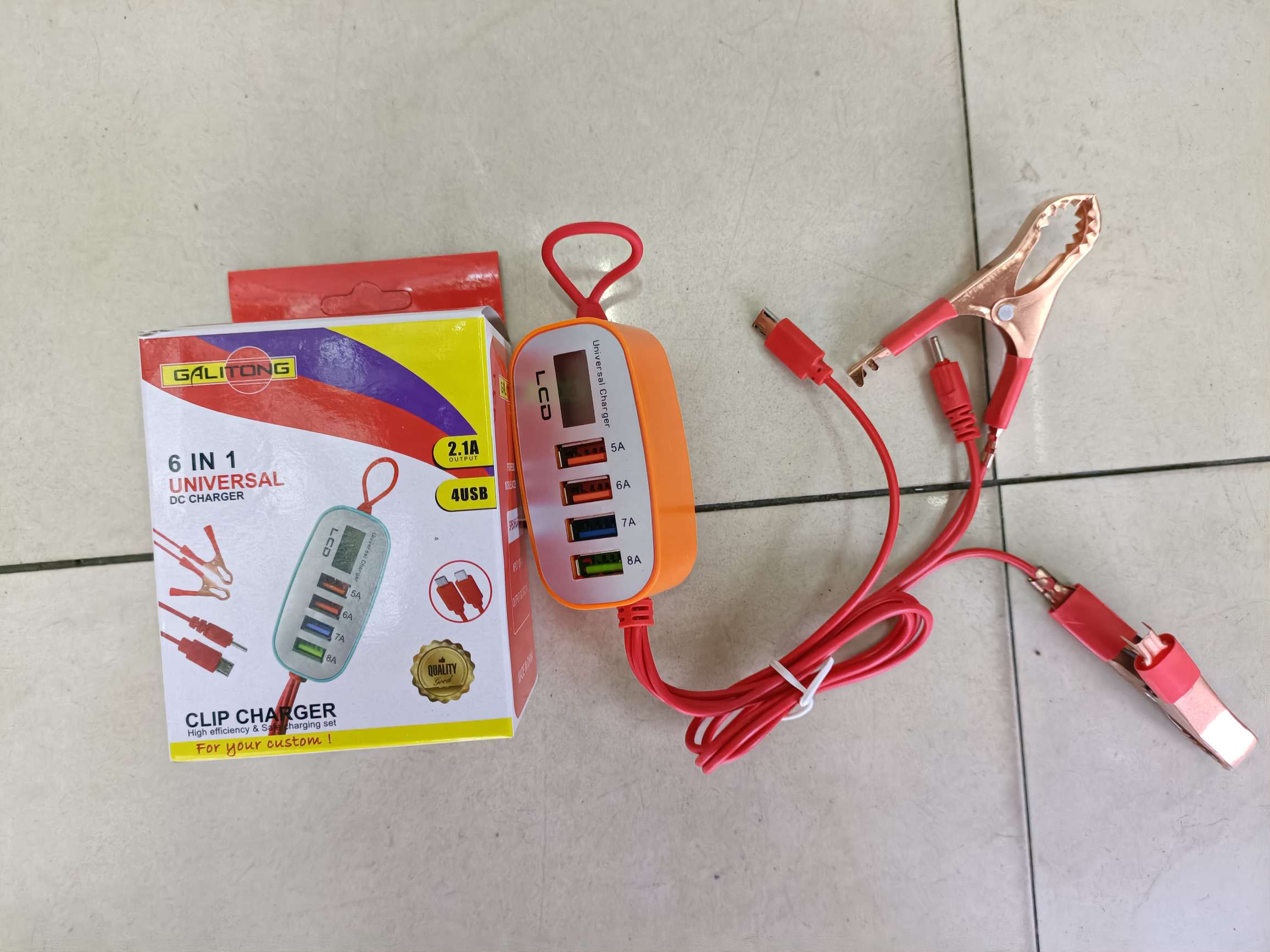 4USB dual red clip charger with display screen
