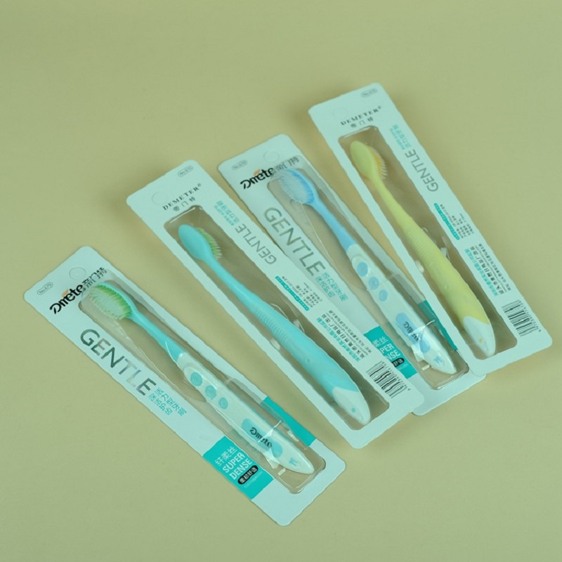 Daily Necessities Department Toothbrush Wholesale Diment 670 (30 Pieces/Seat) Double-Sided Blister Soft Bristle Toothbrush Application Scenario