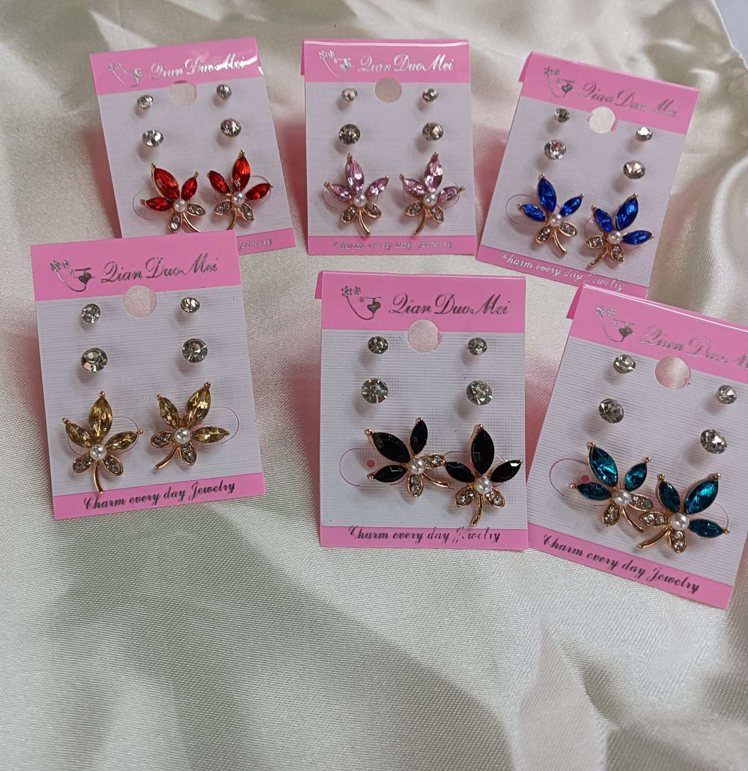 Exquisite Maple Leaf 🍁 Small Stud Earrings