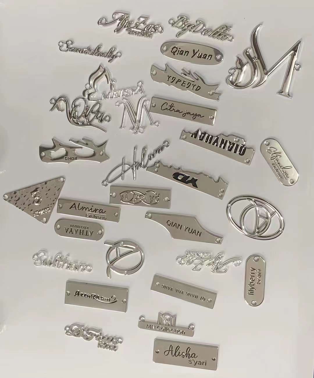 合金标 服装配件 帽子配件 铁标 标牌 装饰扣白底实物图