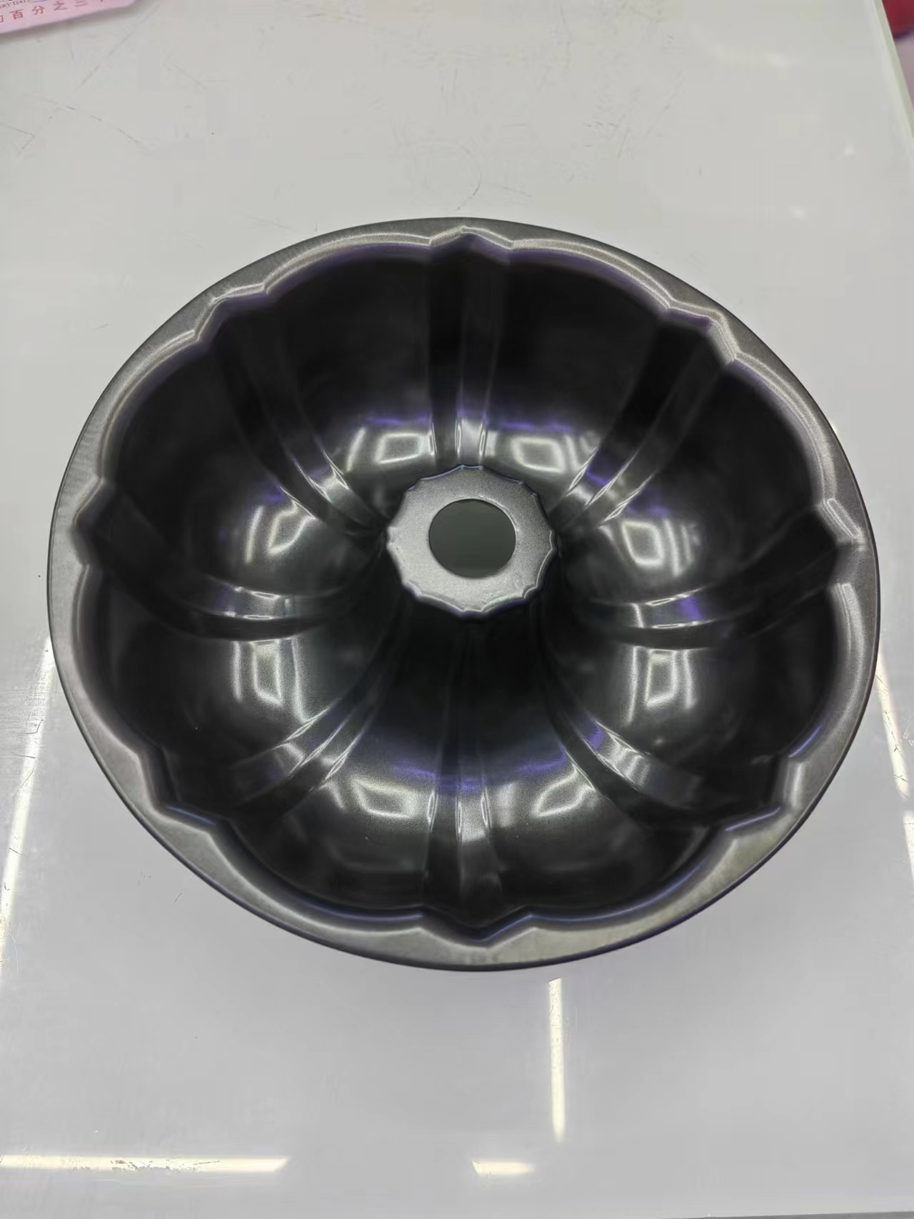 Kitchen Simulation Chiffon Cake Mold Carbon Steel Baking Tools Non-Stick Round Pumpkin Shaped Hollow Household Pumpkin Cake Mold Application Scenario