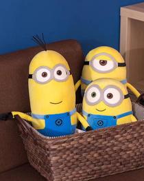 Authentic Despicable Me Minion doll Children's stuffed animal Throw pillow girl cute doll doll birthday gift