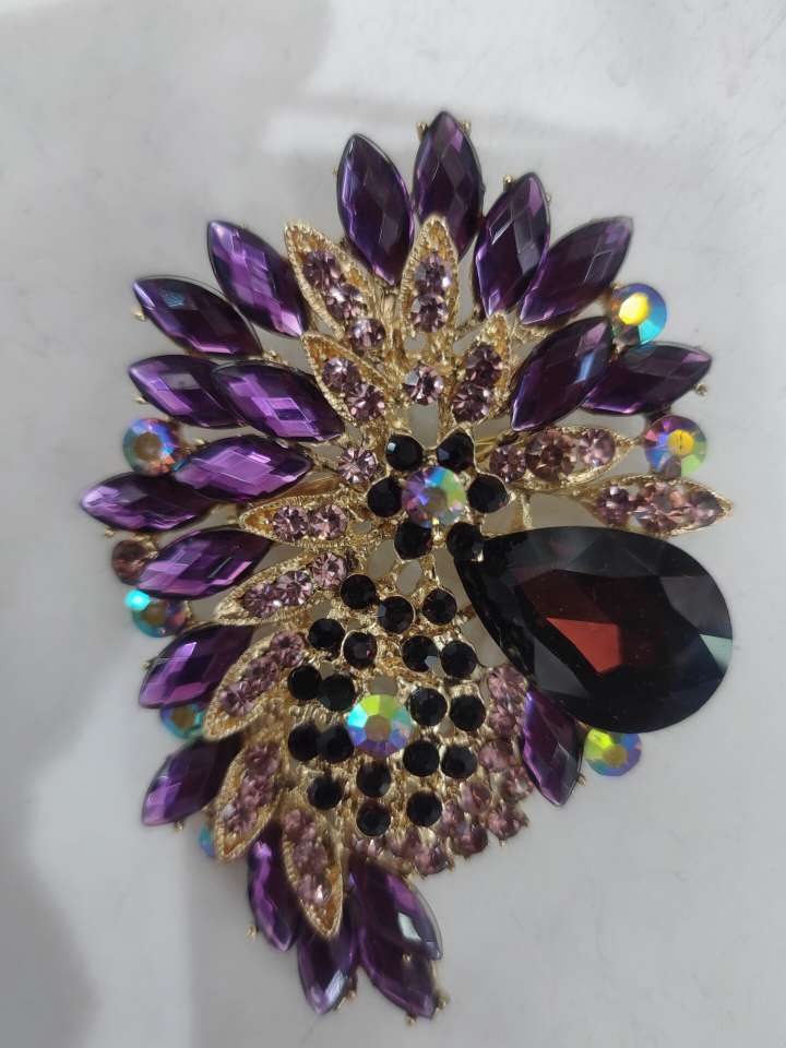Brooch 59
