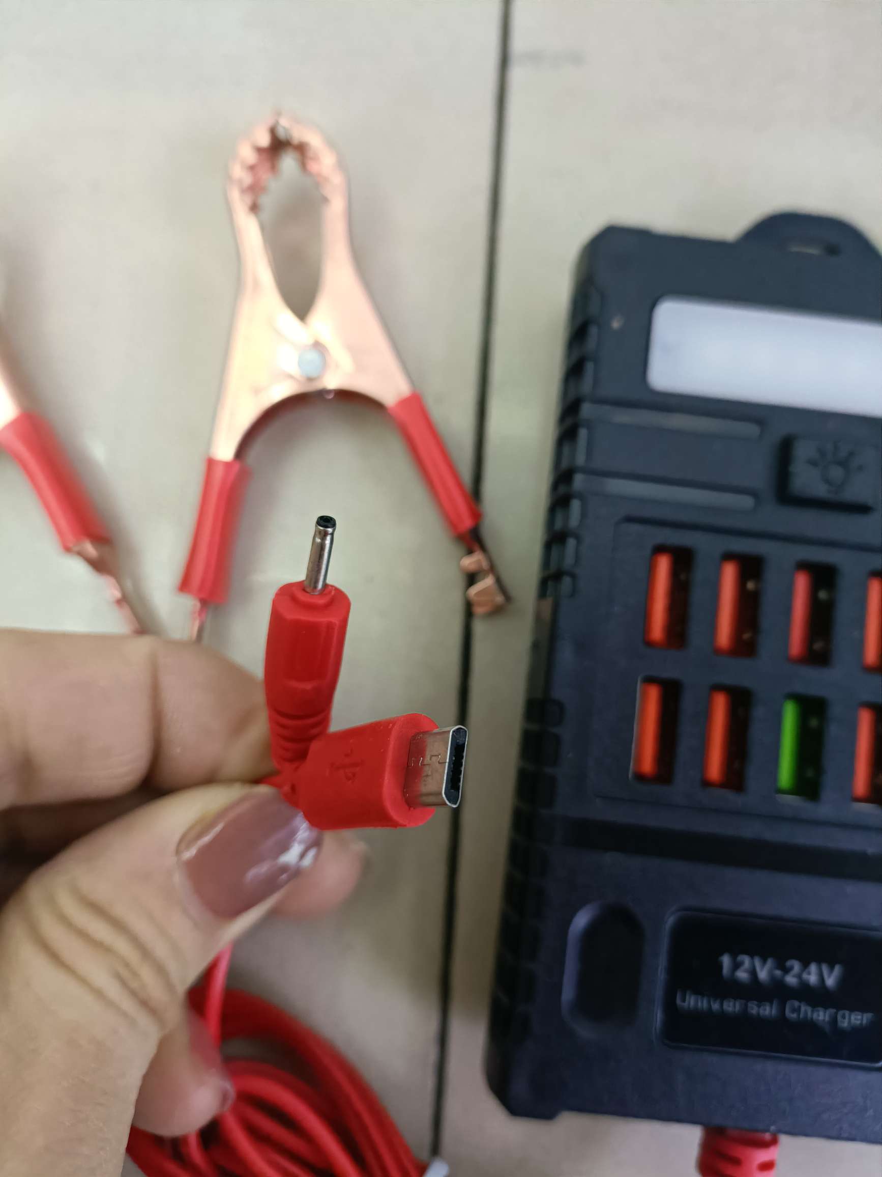 10USB with LED light double red clip one tow two-wire clip charger Item Picture