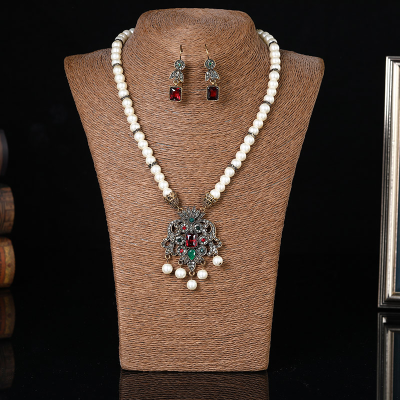 Vintage pearl necklace earrings set design with a touch of diamond pendant thumbnail