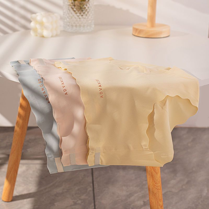 2023 New Ice Silk Seamless Underwear Female Summer Ultra-Thin Quick Dry Breathable Waist Antibacterial Lifting Buttock Girl Student Briefs Lady