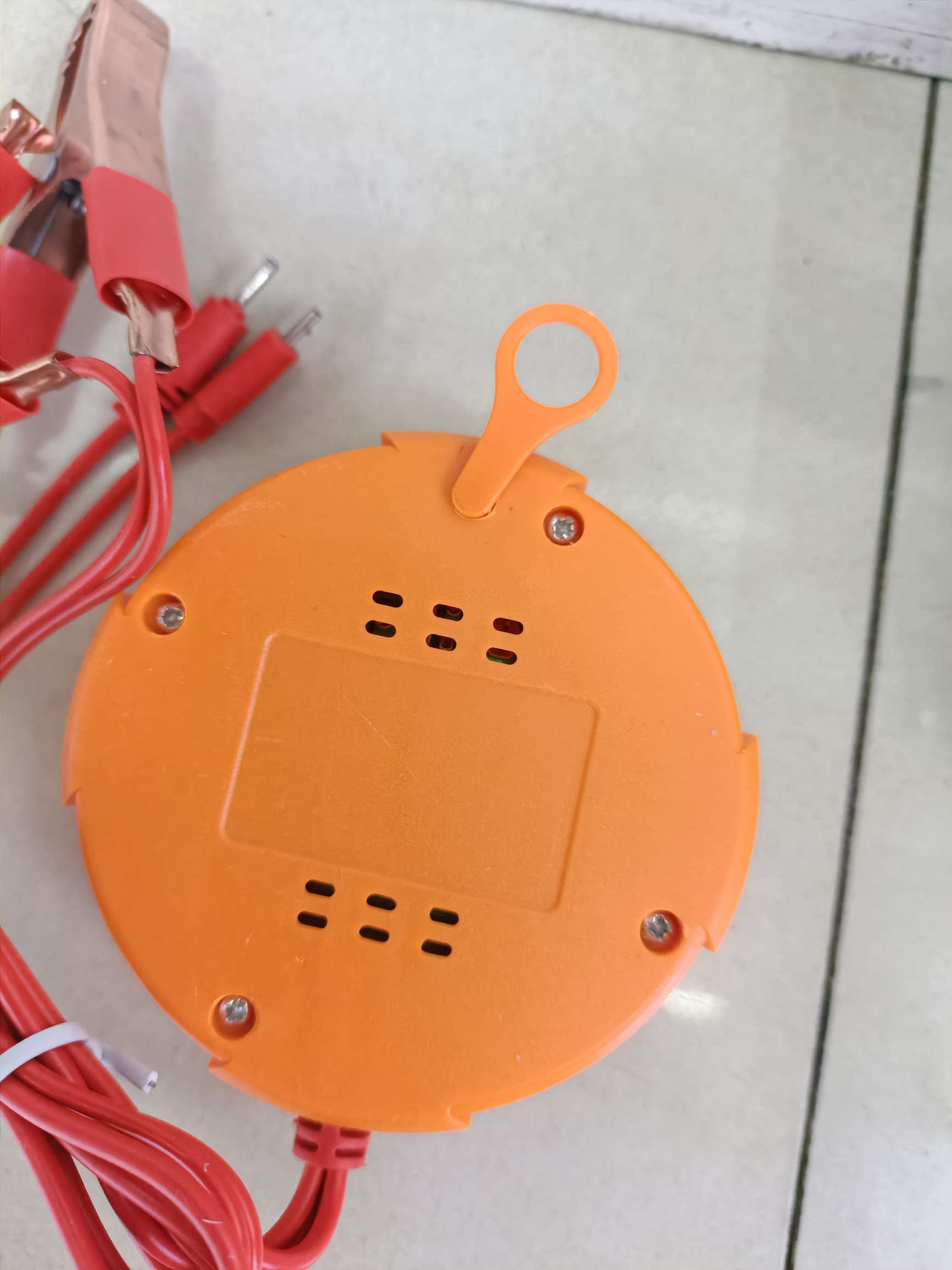8USB dual red clip charger with display screen Item Picture