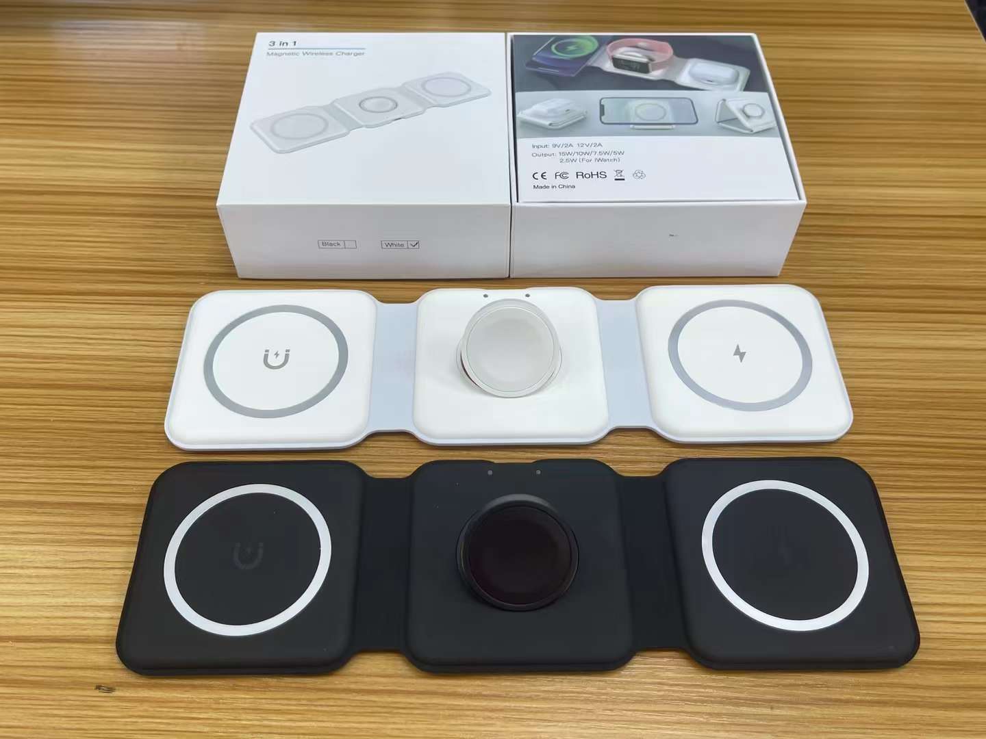 3-in-1 wireless charger Earphone watch phone charging 3-in-1 folding charger full figure