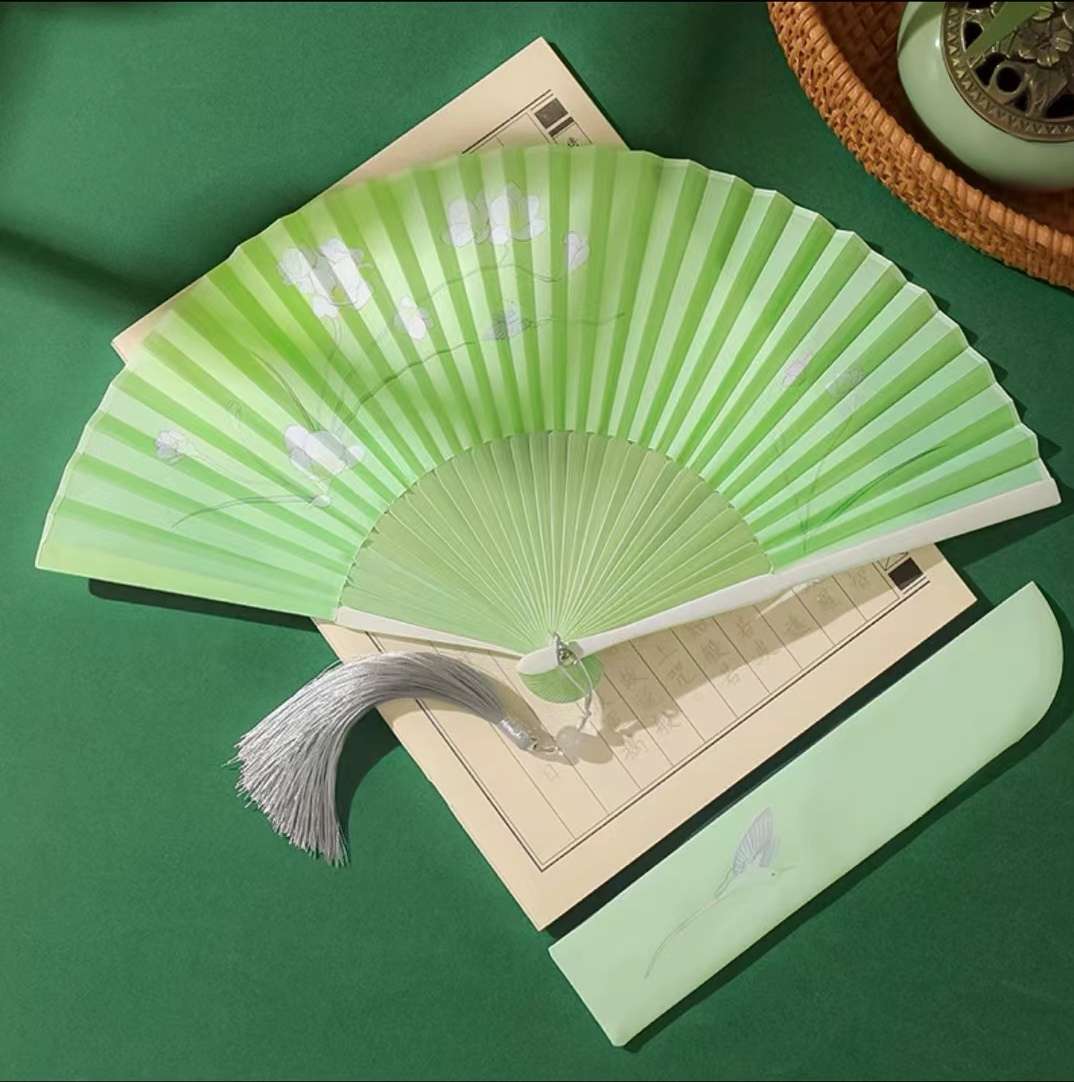 Chinese Wind Folding Fan Silk Silk Hanfu Craft Fan Ancient Style Lotus Freesia Five Golden Flower Fan Summer Gift Photography Props Folding Fan Wholesale undefined