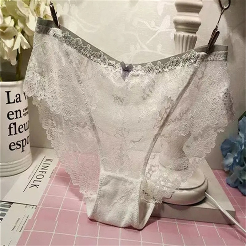 New Seamless Underwear Female Cotton Antibacterial Graphene Summer Middle Waist Little Girls Cotton Thin Day Triangle Shorts Head 1142