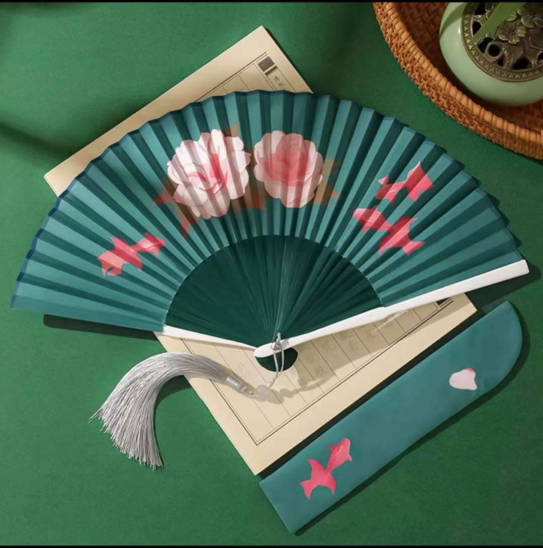 Chinese Wind Folding Fan Silk Silk Hanfu Craft Fan Ancient Style Lotus Freesia Five Golden Flower Fan Summer Gift Photography Props Folding Fan Wholesale undefined