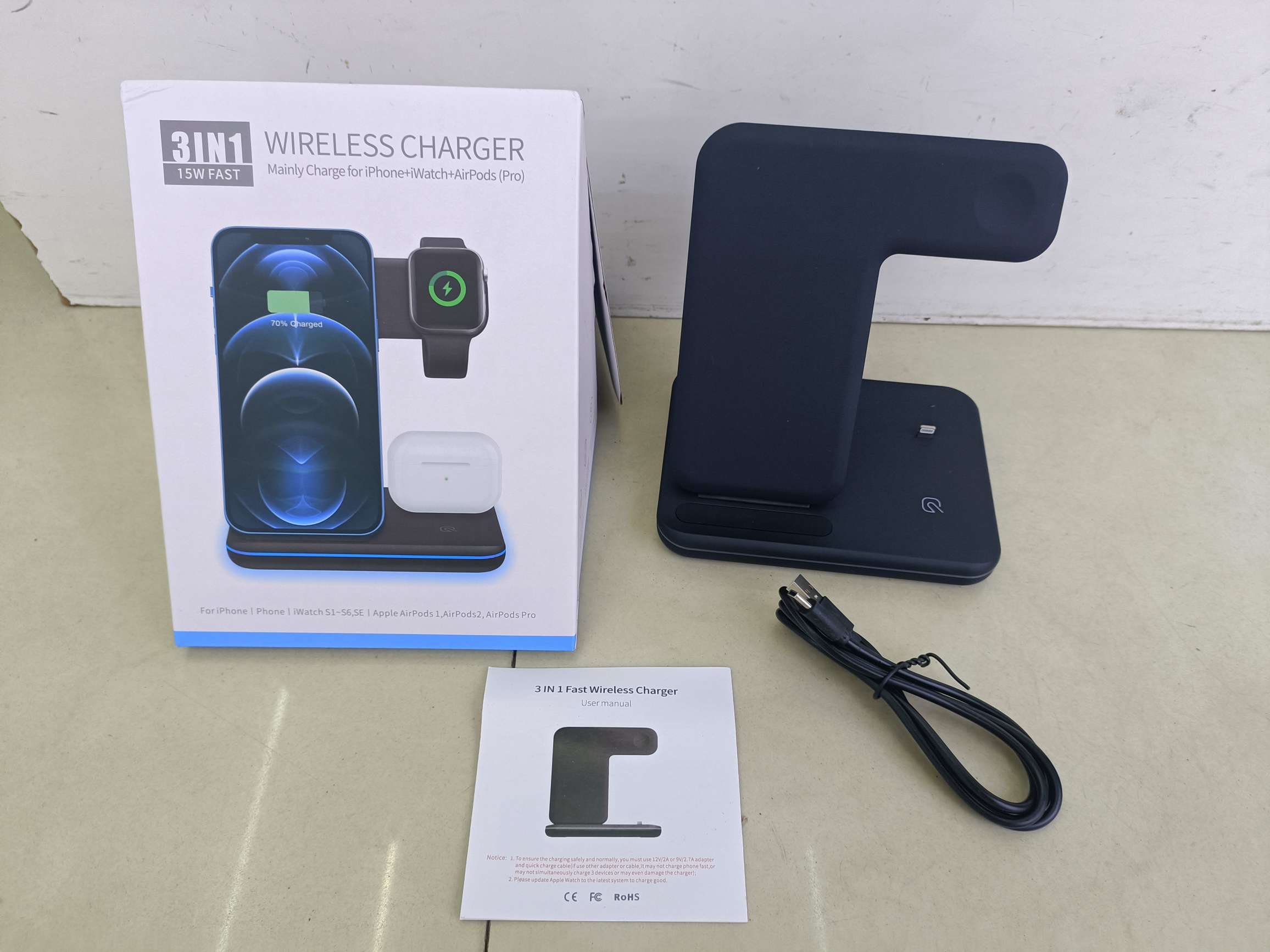 3-in-1 Wireless charging stand with Apple Plug Mobile Phone Wireless charging Mobile phone Wireless charging Headphone plug charging full figure
