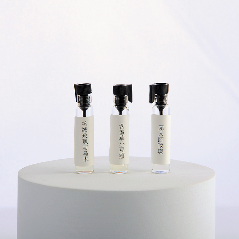 Niche Aromatherapy Sample Big Brand Test Fragrance For Men And Women Durable Deodorant Fresh Light Fragrance Trial Set No Man's Area Rose 2Ml Perfume Wholesale Application Scenario