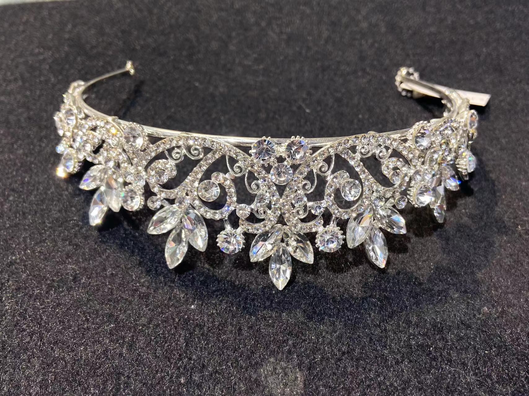 European and American temperament fairy beauty girl girl hair accessories atmospheric princess ice and snow female crown Yi Li 2293