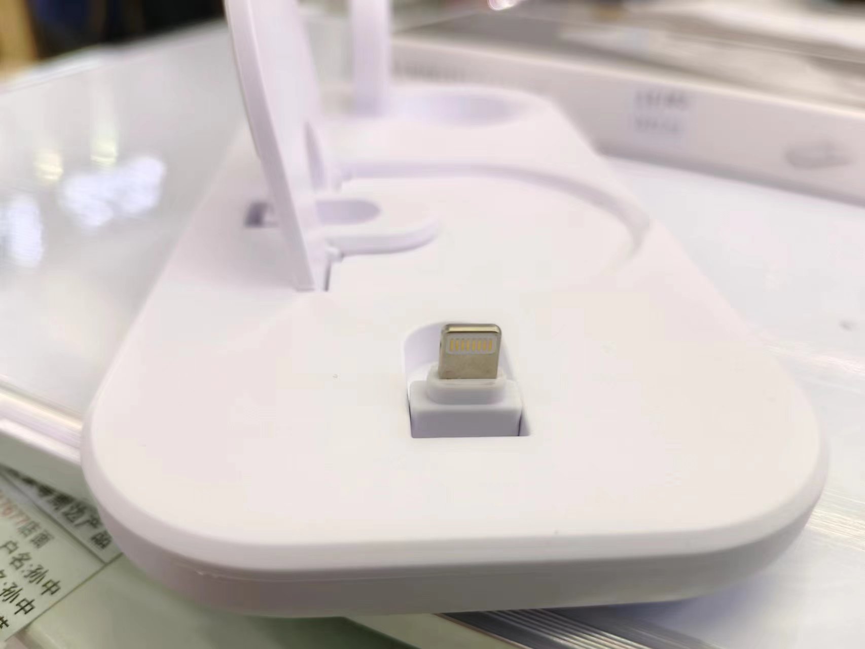 Wireless charger 3-in-1 Wireless charging stand Mobile phone wireless charging headset charger Watch charger Item Picture