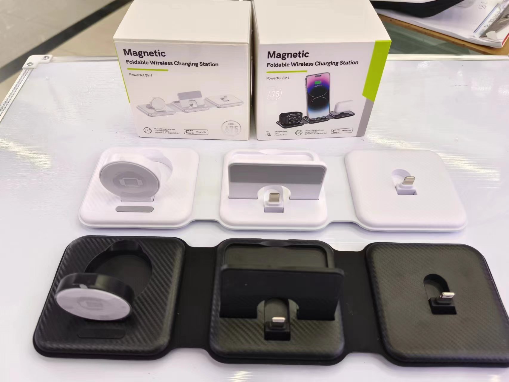 3-in-1 folding wireless charger Watch mobile phone headset wireless charger details Picture