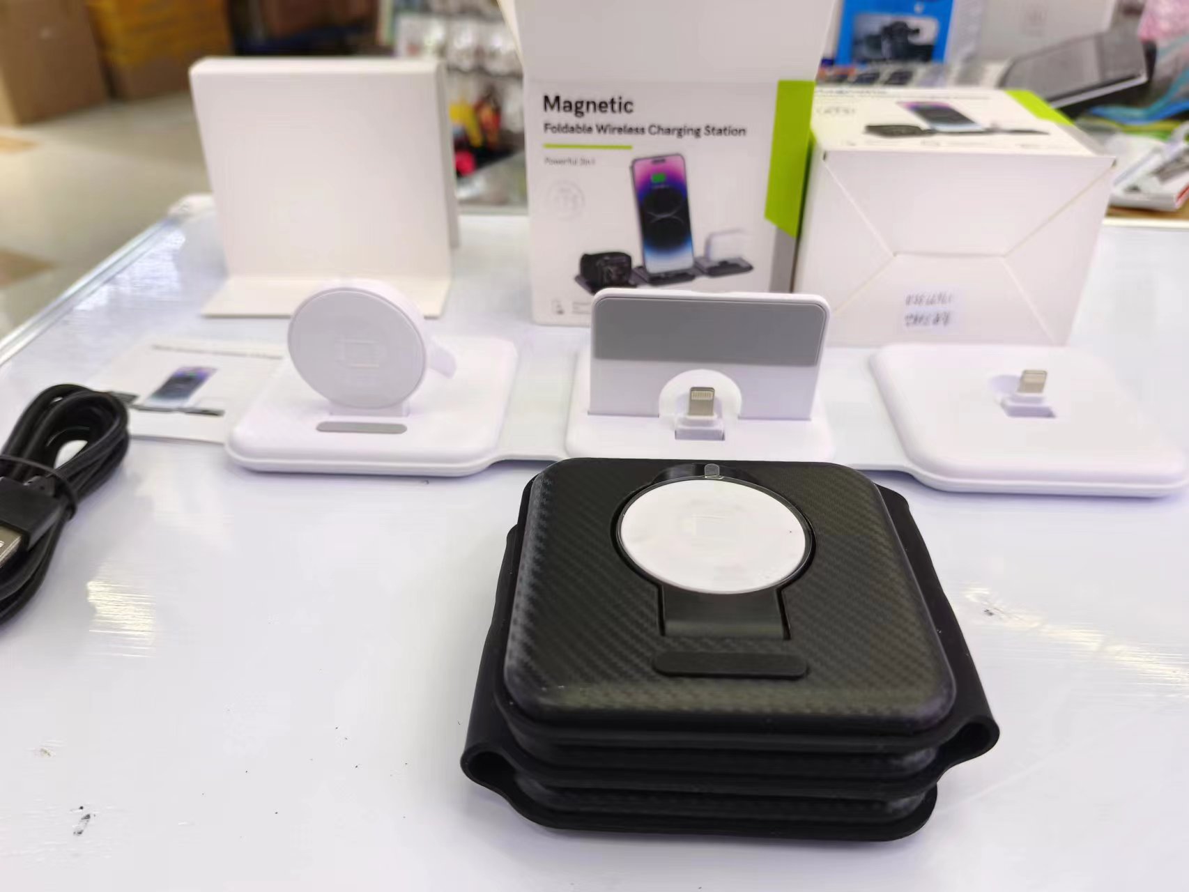 3-in-1 folding wireless charger Watch mobile phone headset wireless charger Specification drawing
