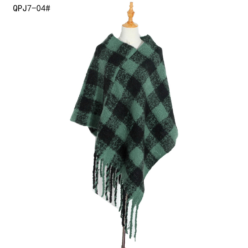Manufacturers Direct Foreign Trade Europe And The United States Autumn And Winter Circle Yarn Thick Flow Ms. Su Thickened Red And Black Check Cape Cape Application Scenario