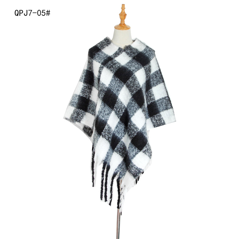 Manufacturers Direct Foreign Trade Europe And The United States Autumn And Winter Circle Yarn Thick Flow Ms. Su Thickened Red And Black Check Cape Cape Item Picture