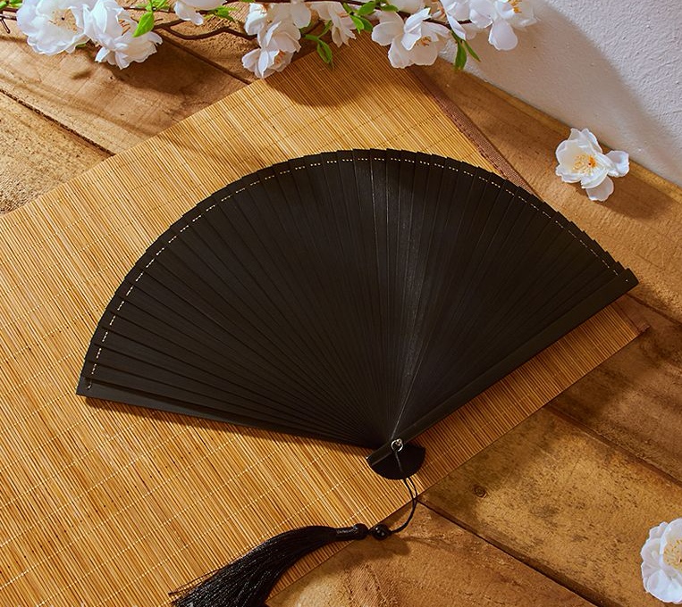 16Cm Mini Full Bamboo Fan Ladies Full Bamboo Fan Chinese Style Full Bamboo Fan Retro Style Hanfu Qipao Catwalk Dance Easy Opening And Closing Summer Gift Small Fan Application Scenario