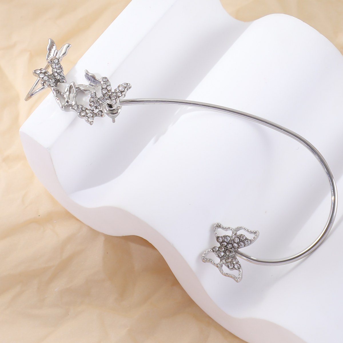 Korean super Xian design sense earrings retro flash diamond butterfly one-piece ear hanging Sen style net red ear accessories
