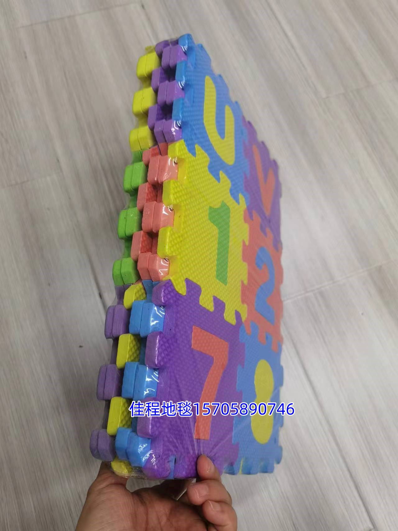 The EVA puzzle floor mat with English letters and numbers can be made into an Arabic foam puzzle mat. The children's manual puzzle small floor mat comes in multiple sizes to choose from. One pack contains 36 pieces Specification drawing