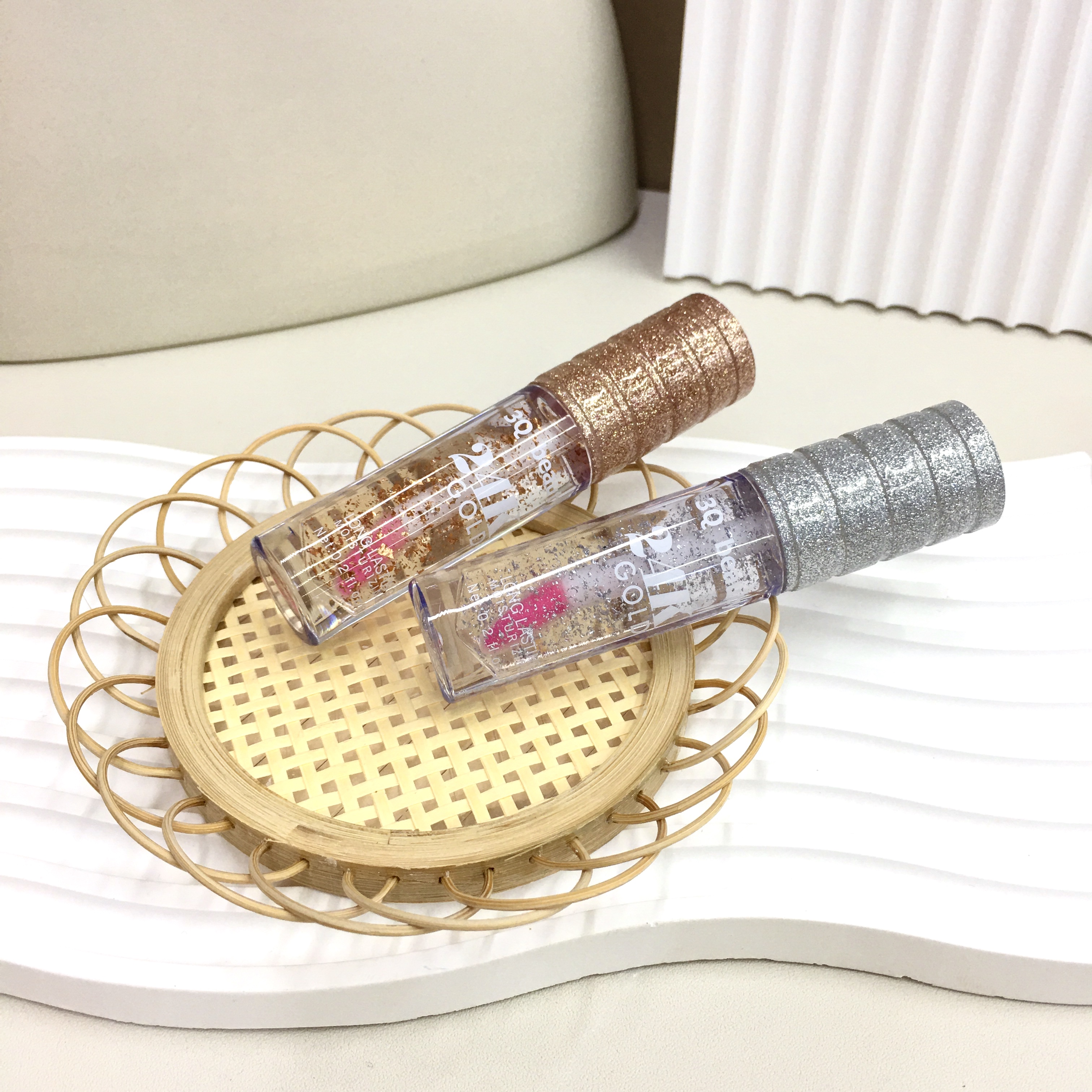 Lip Oil details Picture