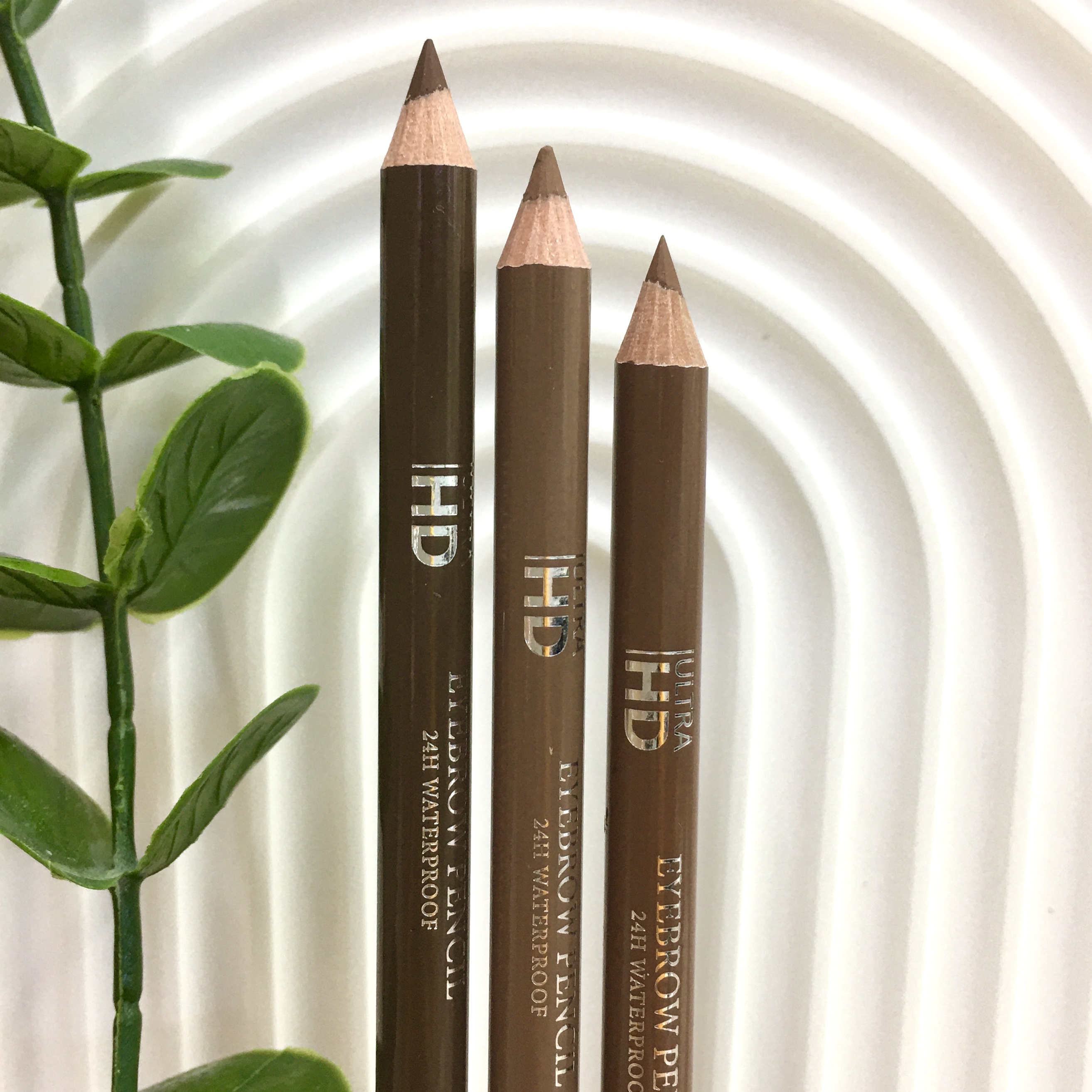 Eyebrow Pencil Application Scenario