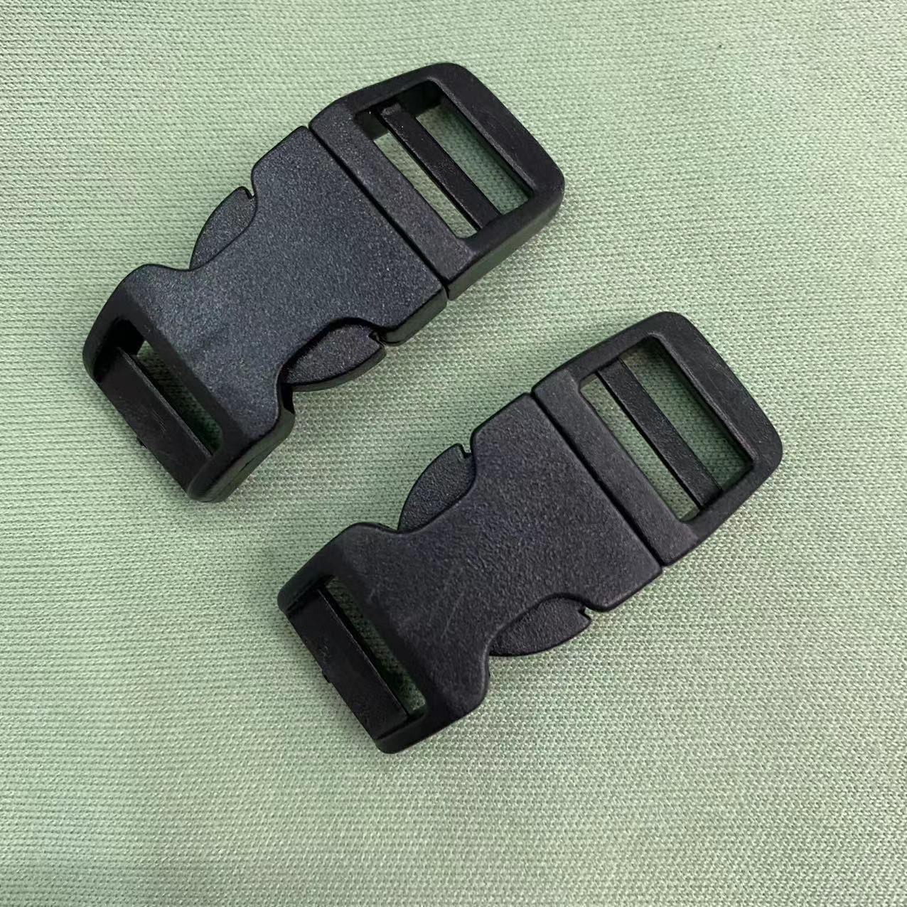 Bag accessories POM plastic small bend buckle 12MM pet buckle Wrist socket Safety adjustment buckle