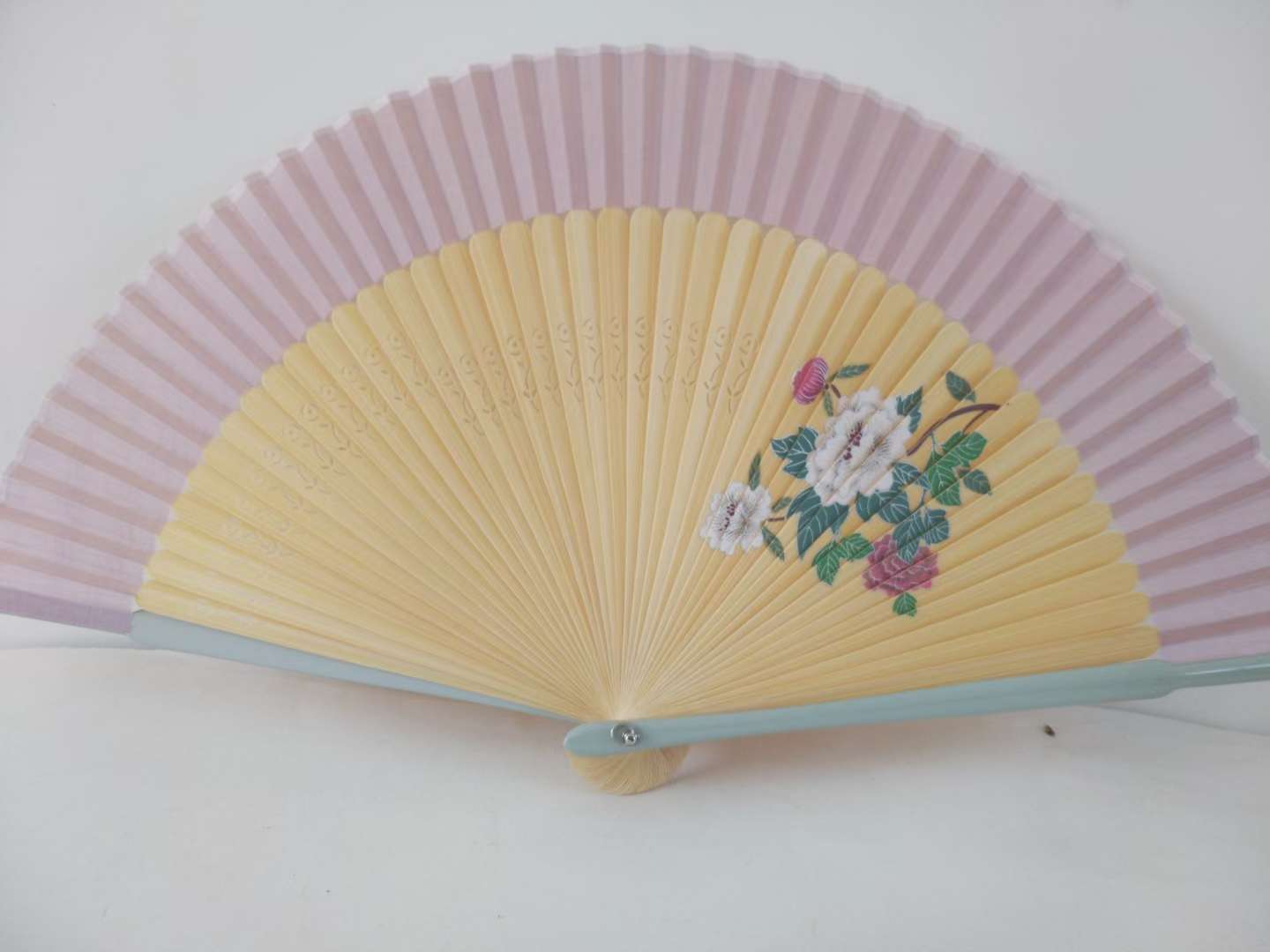 Women's Bamboo Cotton Hand-Painted Large Row Fan Summer Portable Folding Fan Japanese Hanfu Cheongsam Runway Folding Fan Chinese Ancient Style Gift Fan Bamboo Cotton Fan Head Green Dance Fan Application Scenario