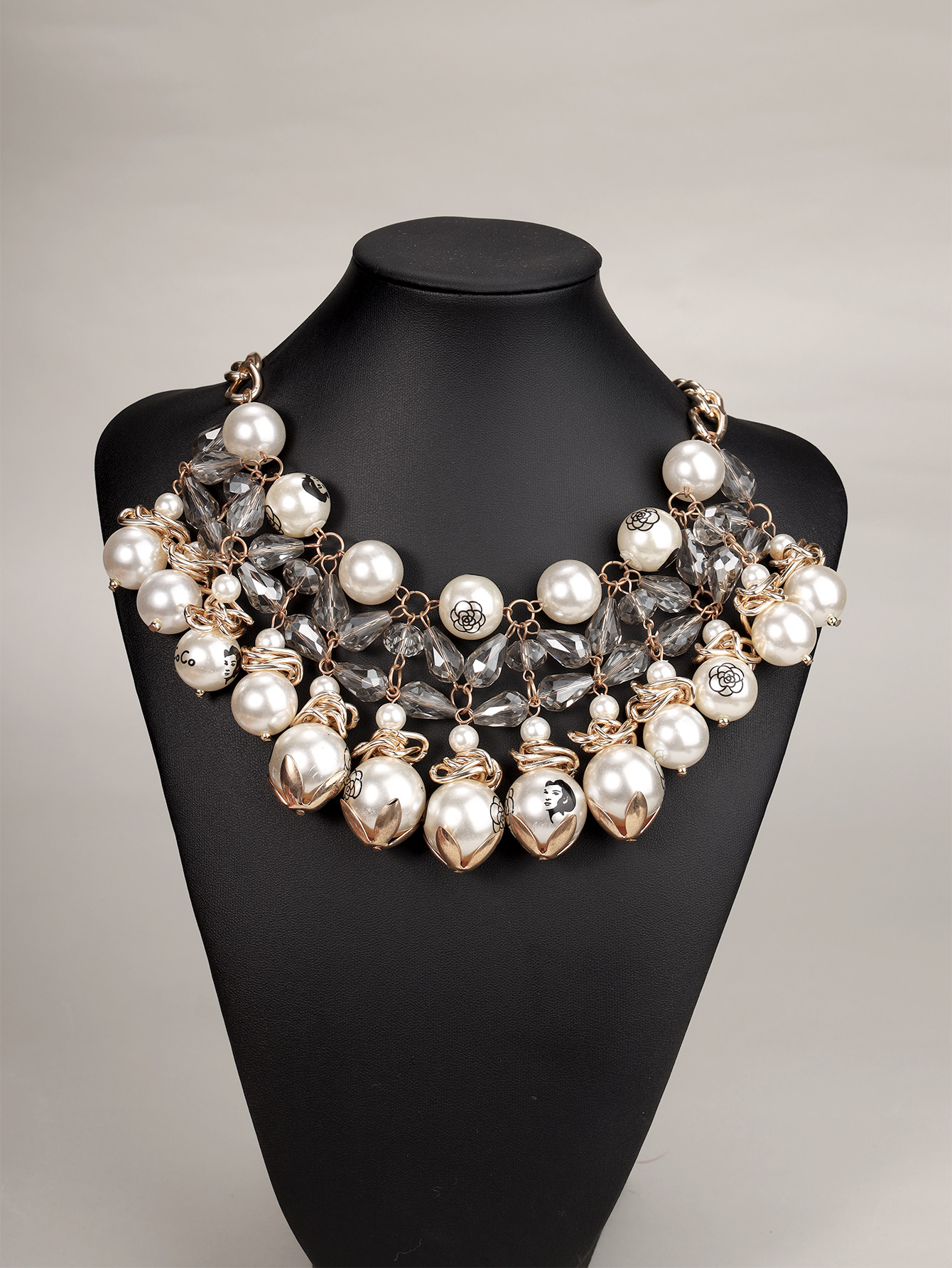 European and American temperament collar decoration simple atmosphere imitation pearl necklace multi-layer irregular geometric collar bone necklace