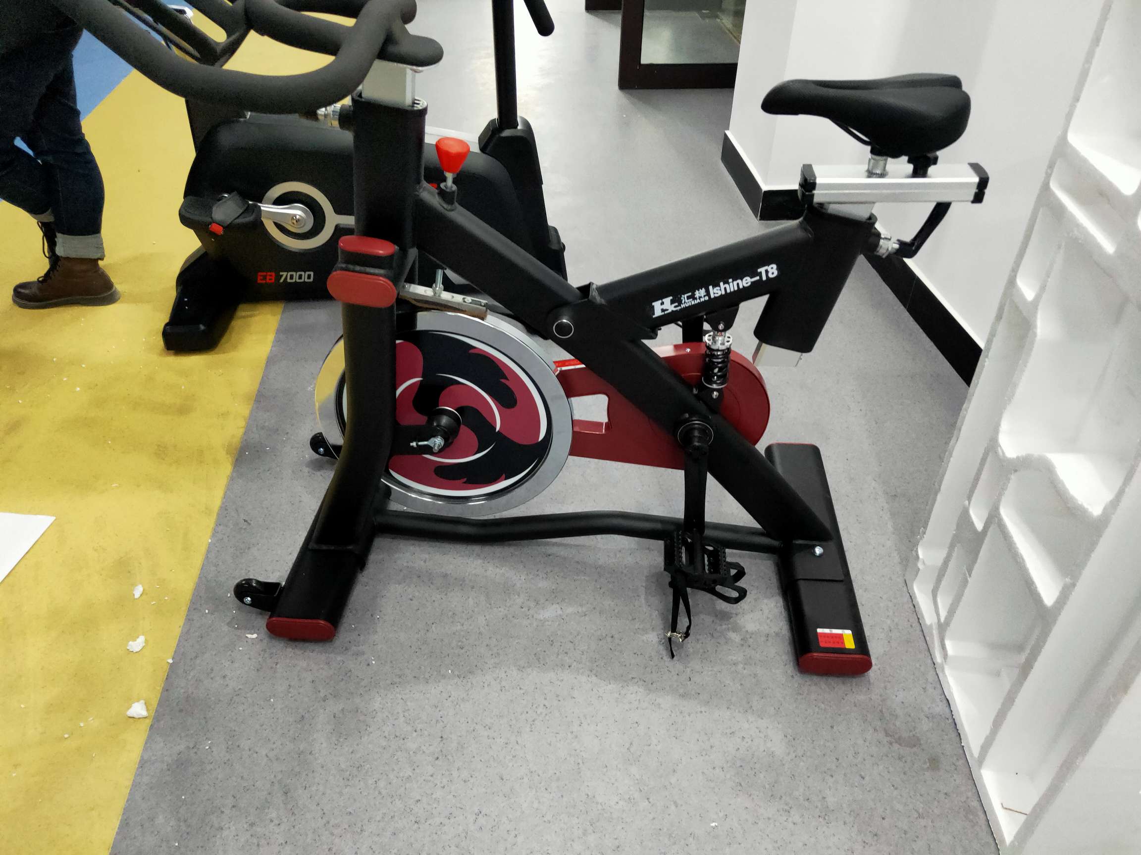 Spin Bike Exercise Bike At The Gym details Picture